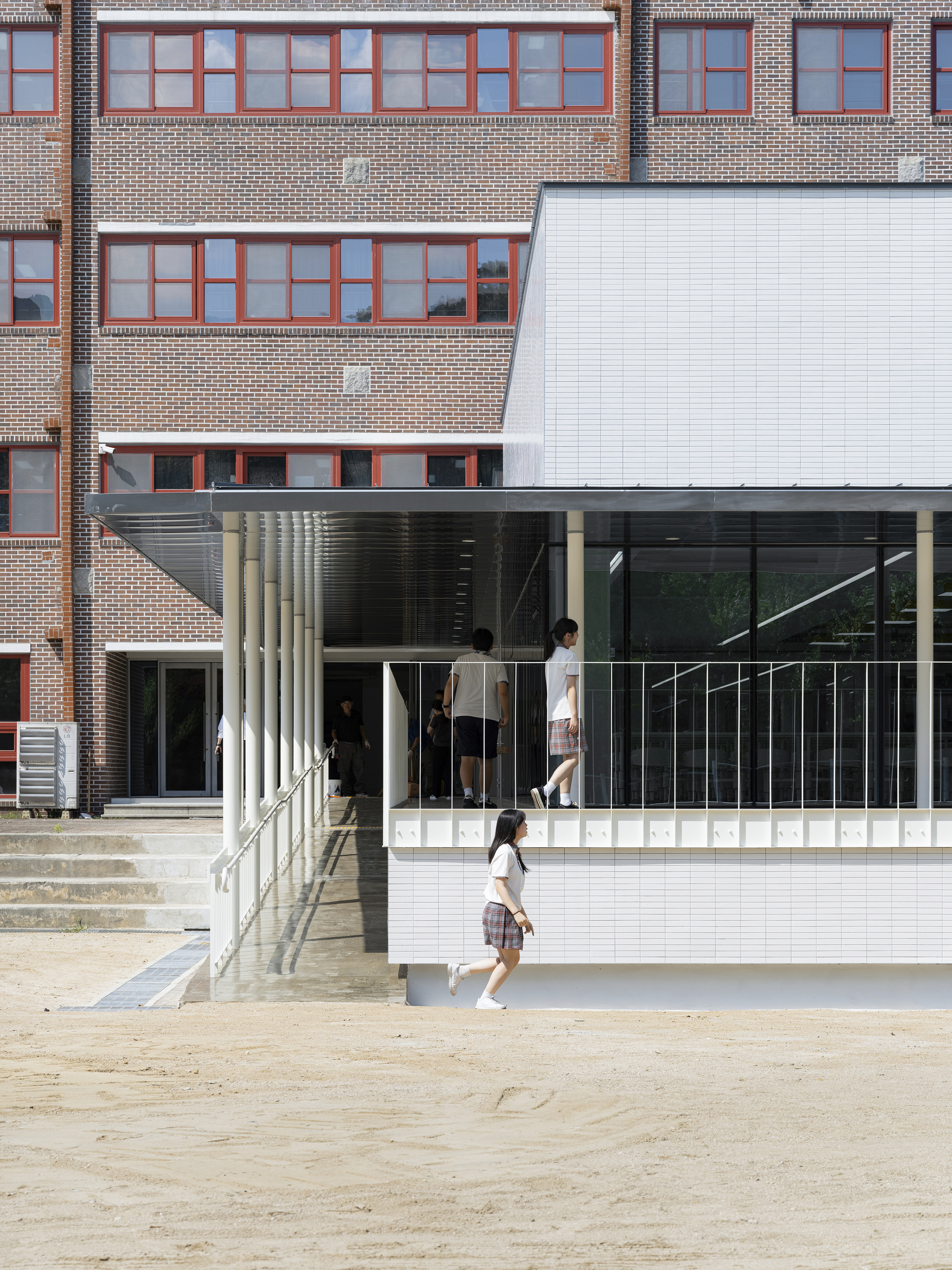 B GROUND ARCHITECTS 韓國首爾市蘆原區未來產業科學高等學校 (미래산업과학고등학교) 食堂增建工程