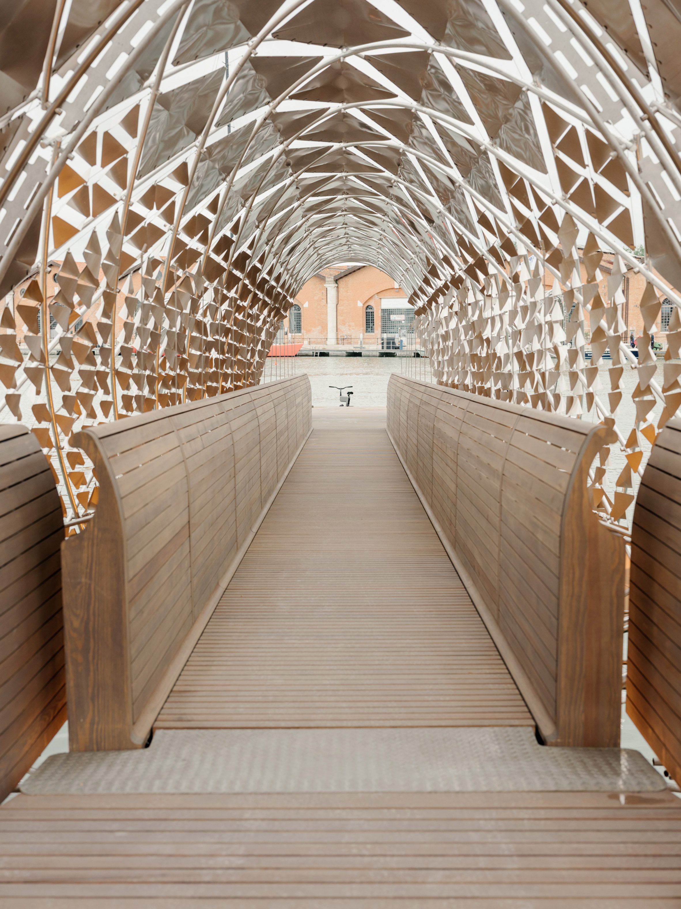 保時捷 Porsche 威尼斯建築雙年展 Venice Architecture Biennale Norman Foster Gateway to Venice's Waterway 