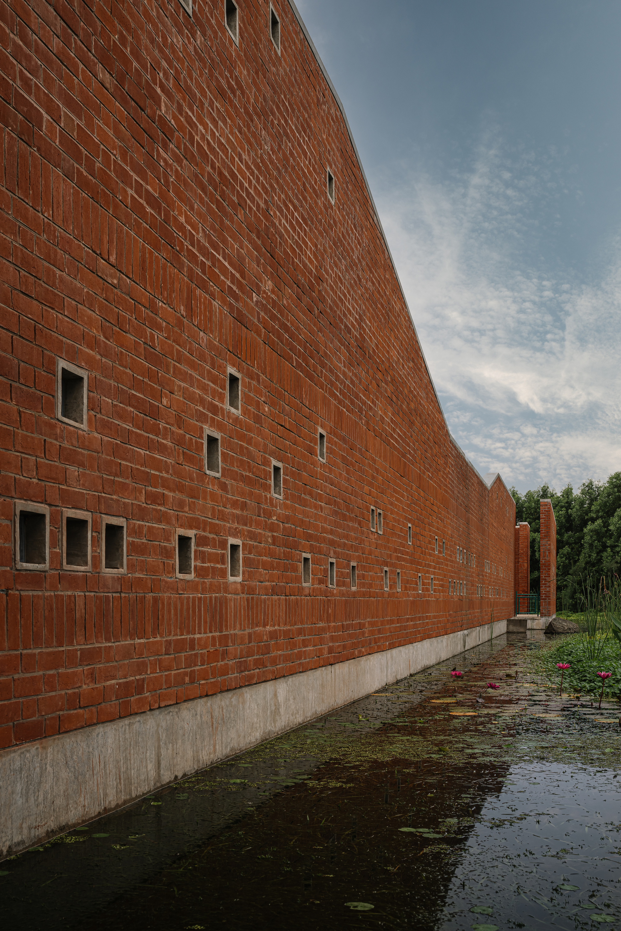 共生聖殿 Studio Naqshbandi 印度 SAIL Center
