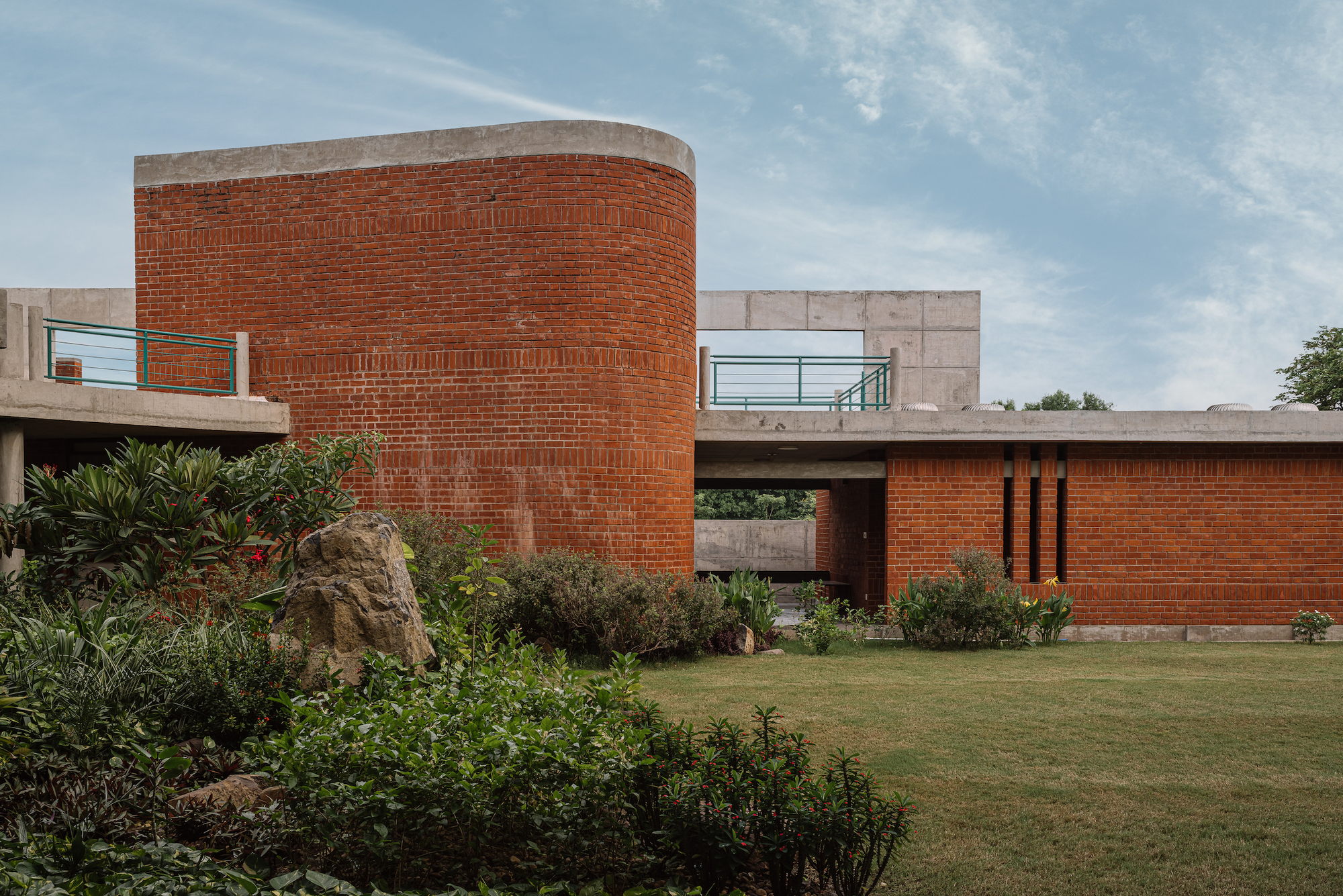共生聖殿 Studio Naqshbandi 印度 SAIL Center