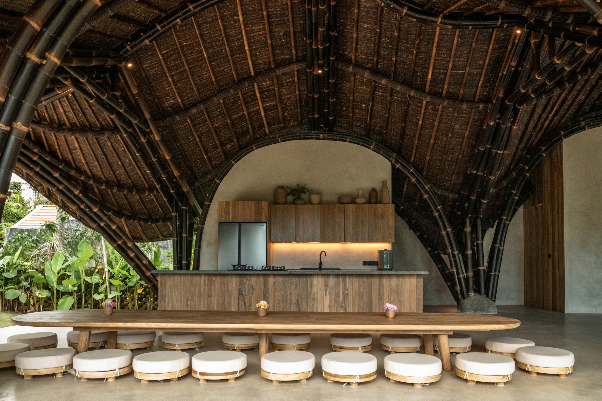 印尼度假勝地峇里島烏布 Ubud Bali 辦公室 竹構 bamboo structure Studio Lodtunduh Pablo Luna Studio