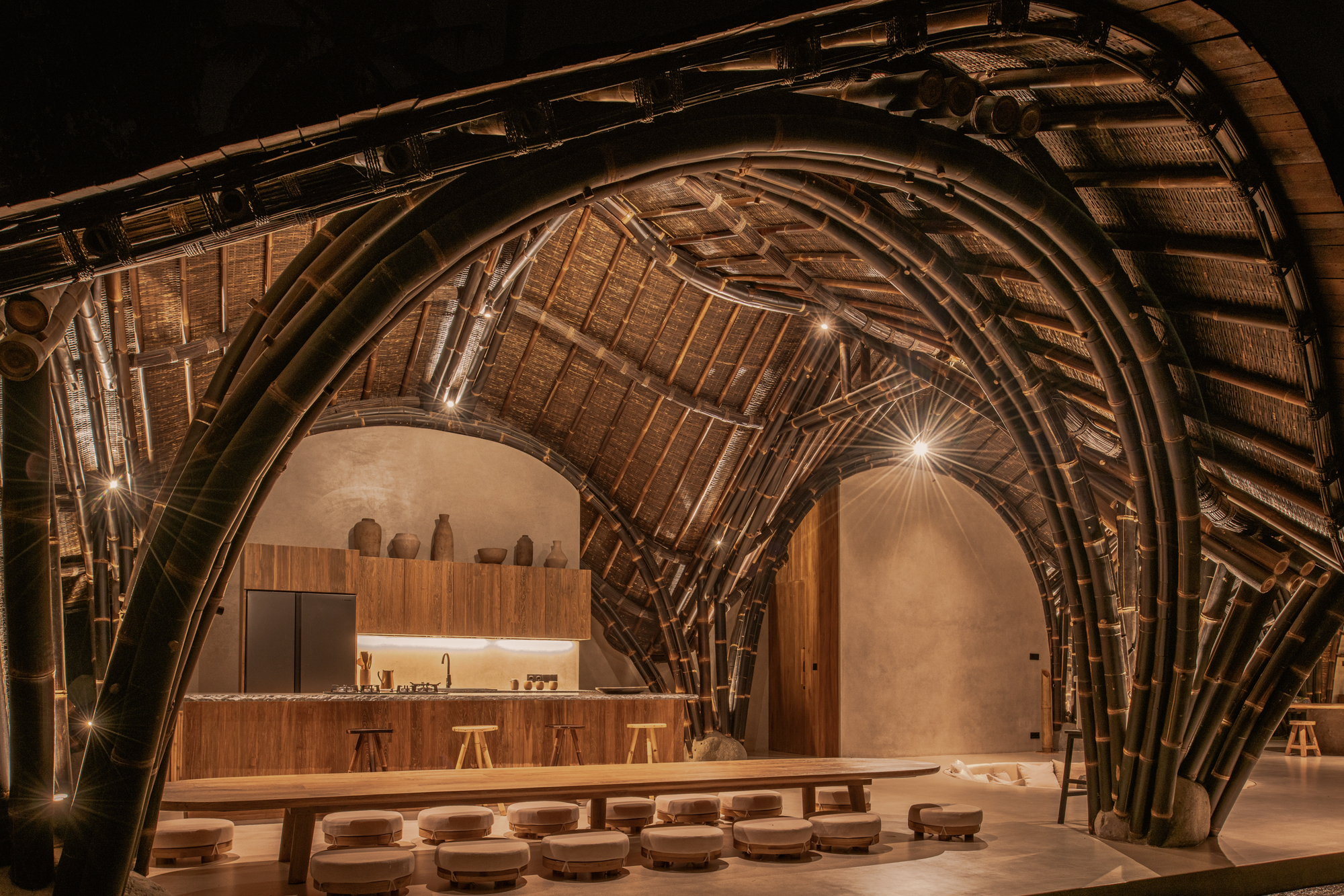 印尼度假勝地峇里島烏布 Ubud Bali 辦公室 竹構 bamboo structure Studio Lodtunduh Pablo Luna Studio