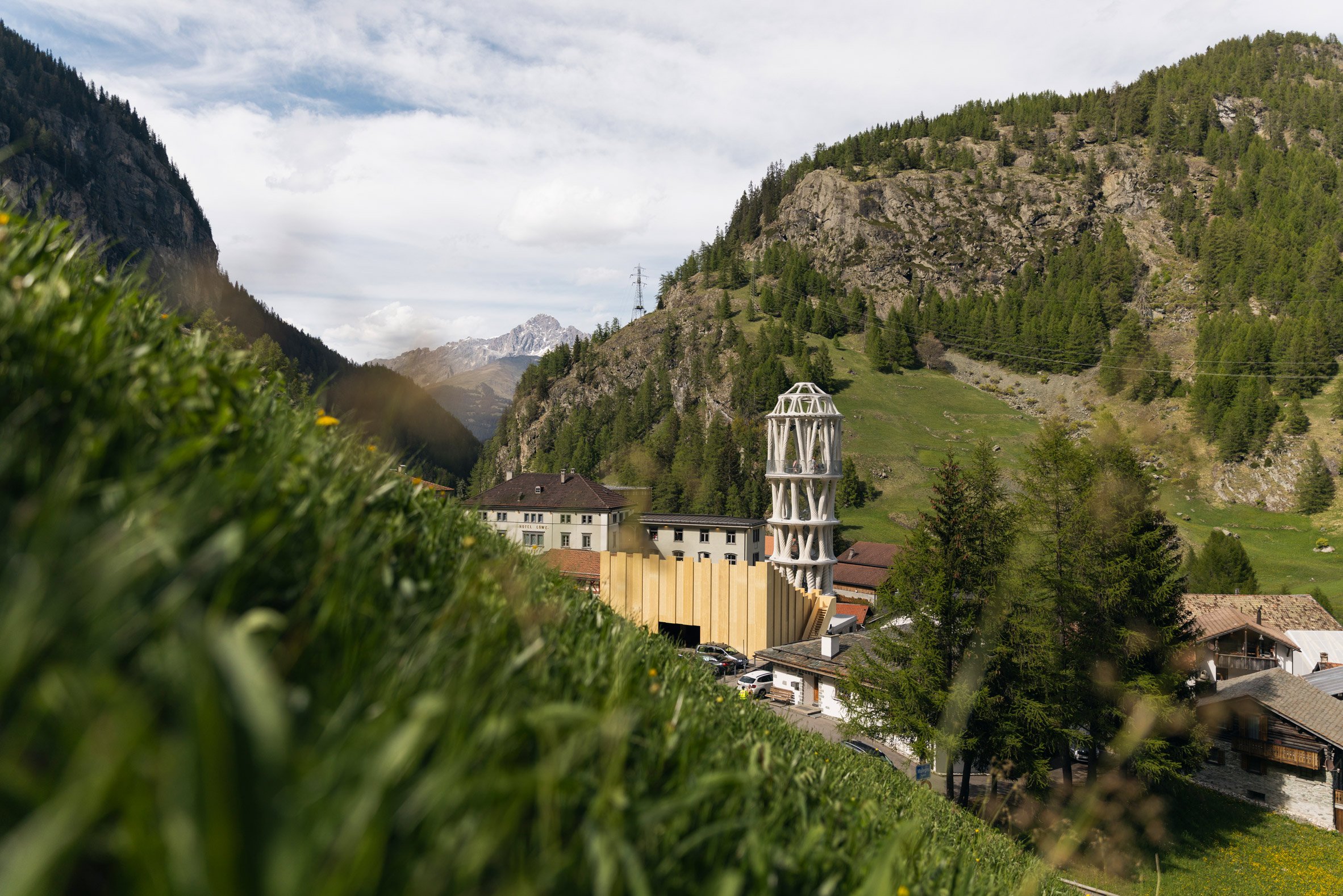 瑞士穆倫斯 Mulegns Tor Alva 白色巨塔 3D列印 printing