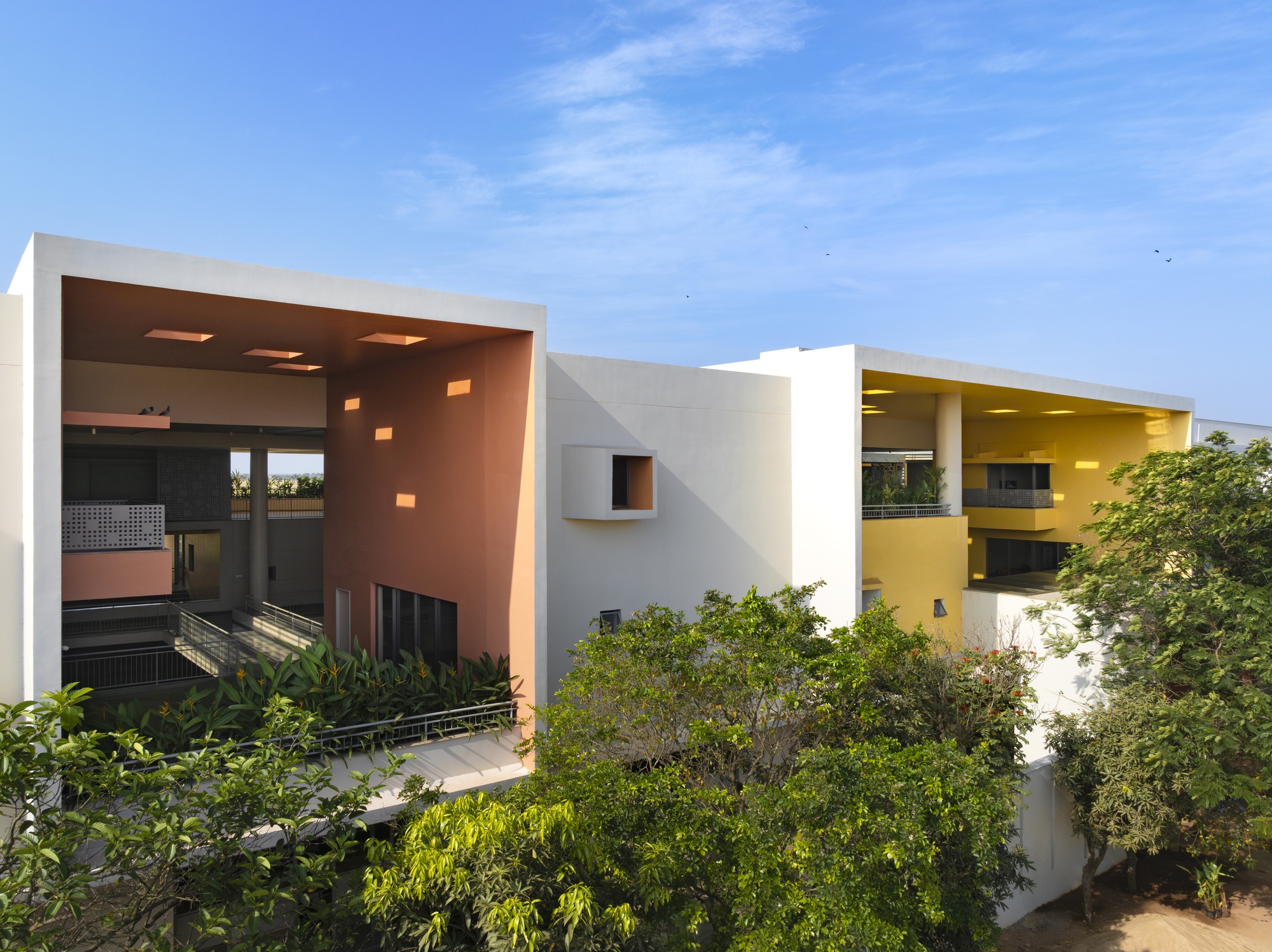 Rainbow International School / Spacefiction studio - Image 7 of 37