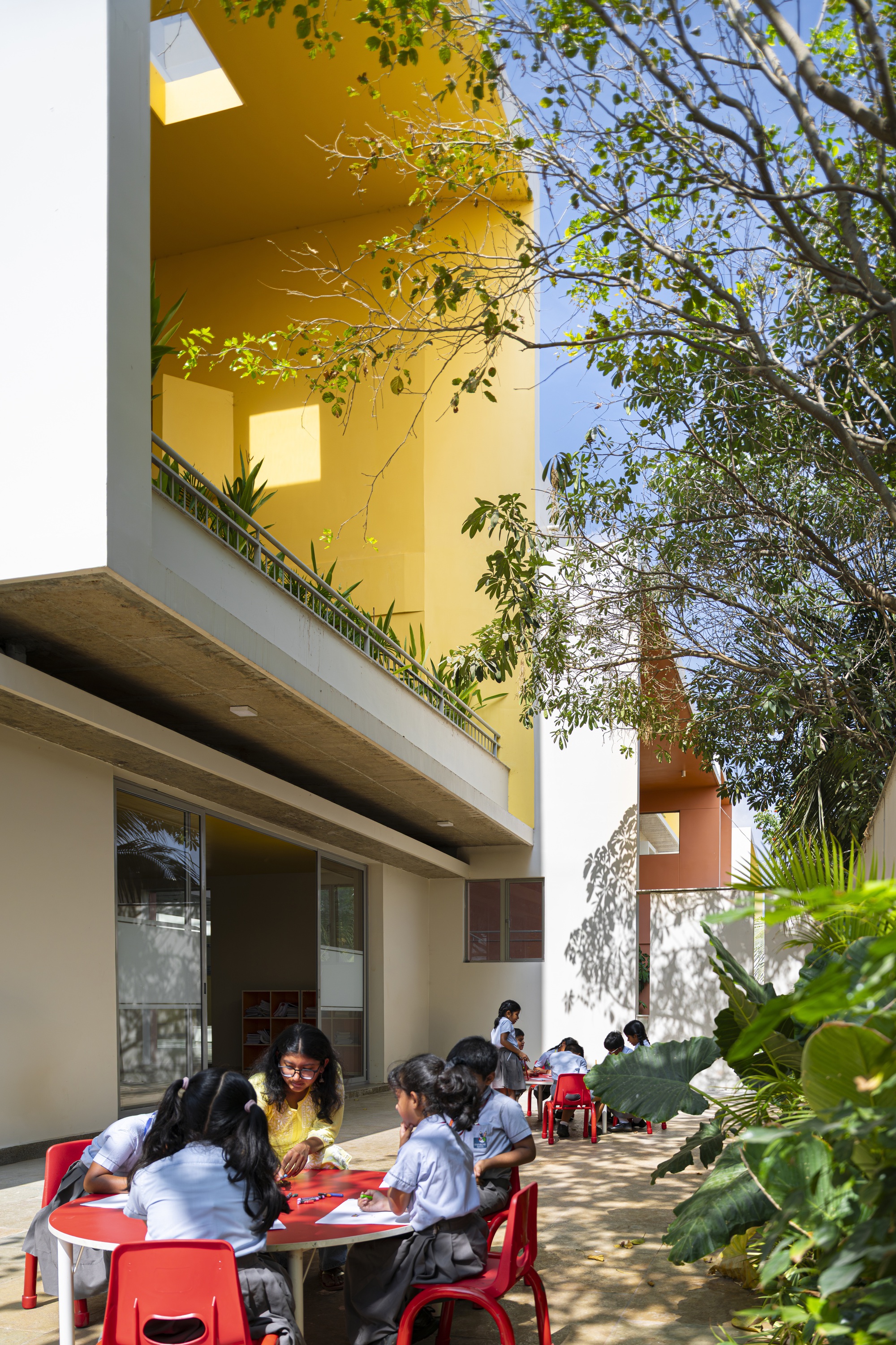 Rainbow International School / Spacefiction studio - Image 28 of 37