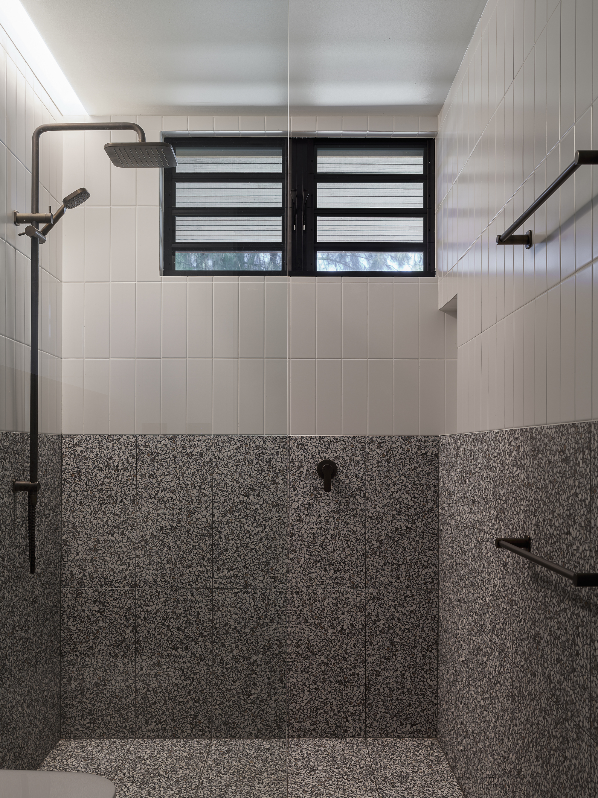 澳洲住宅 Kildrummie House Ink Architects Sydney 木構  淋浴取代浴缸，可有效省水