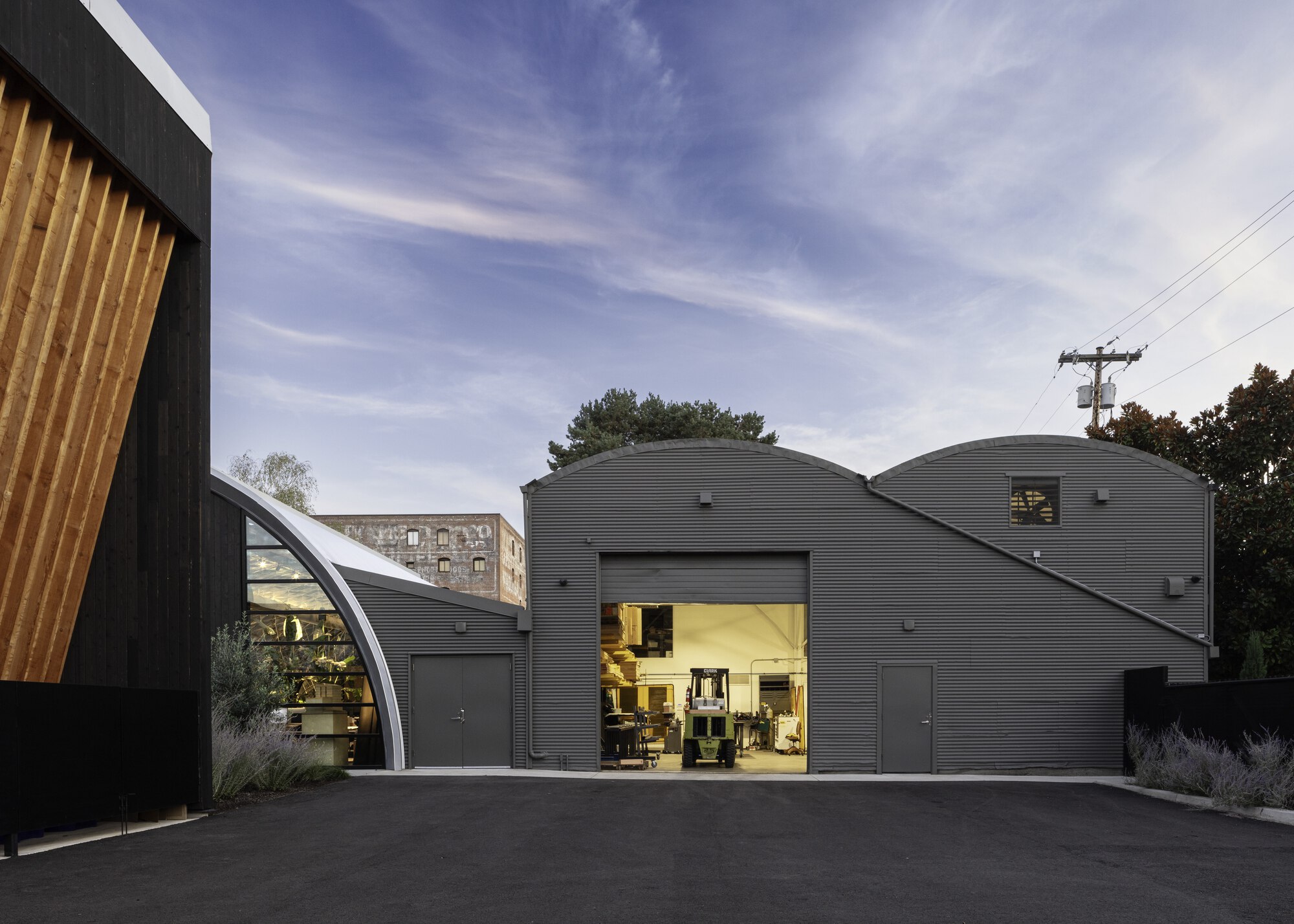 Skylab Headquarters + SkylabSHOP / Skylab Architecture 美國舊工業建築改造 辦公室 - Image 7 of 21