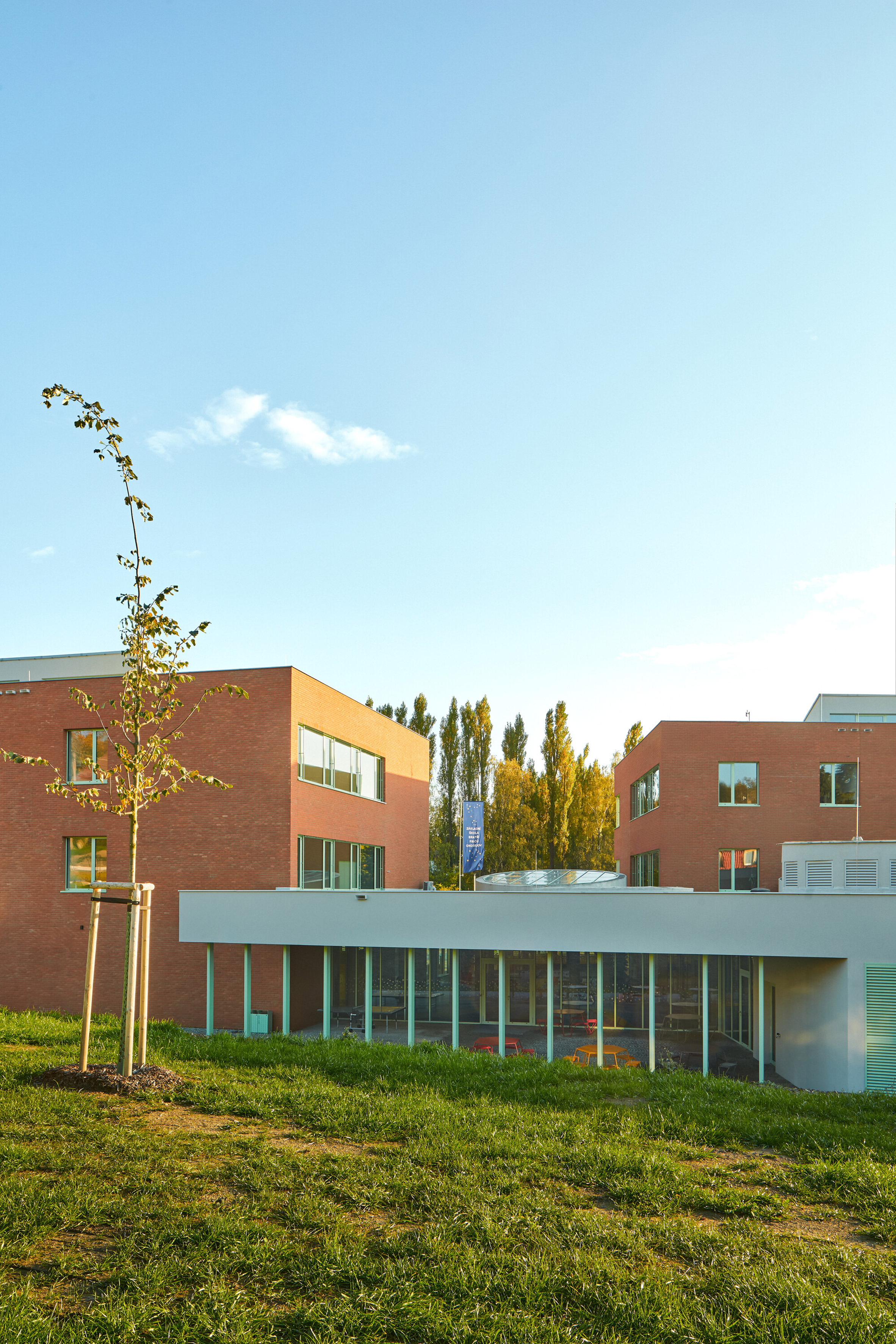 捷克建築師 Atelier 6 Pavla Gregorová Šípová Frič Brothers Elementary School 小學 建築設計