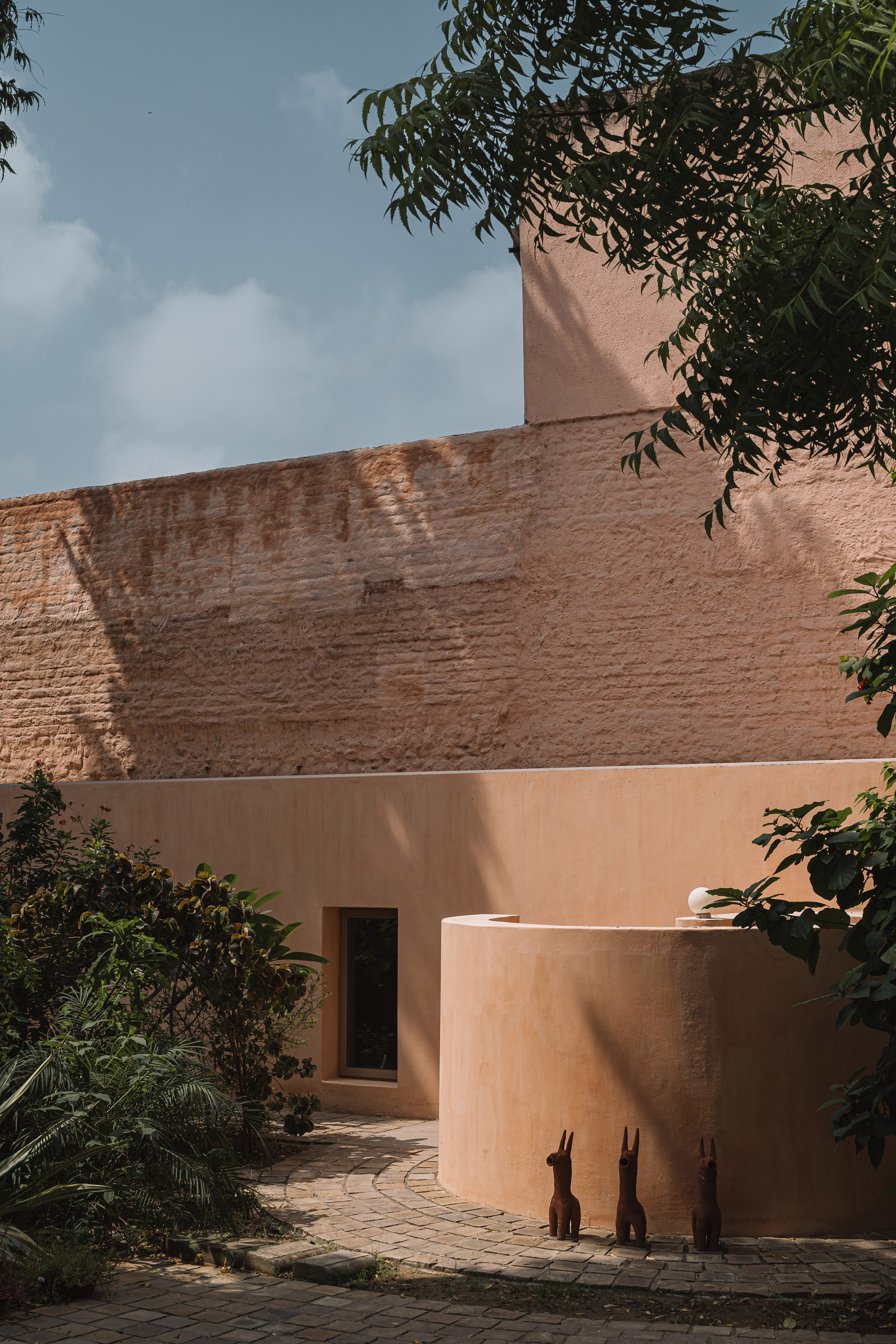 Iksoi Studio 印度古吉拉特邦（Gujarat）阿默達巴德（Ahmedabad）舊工廠改造 辦公室 