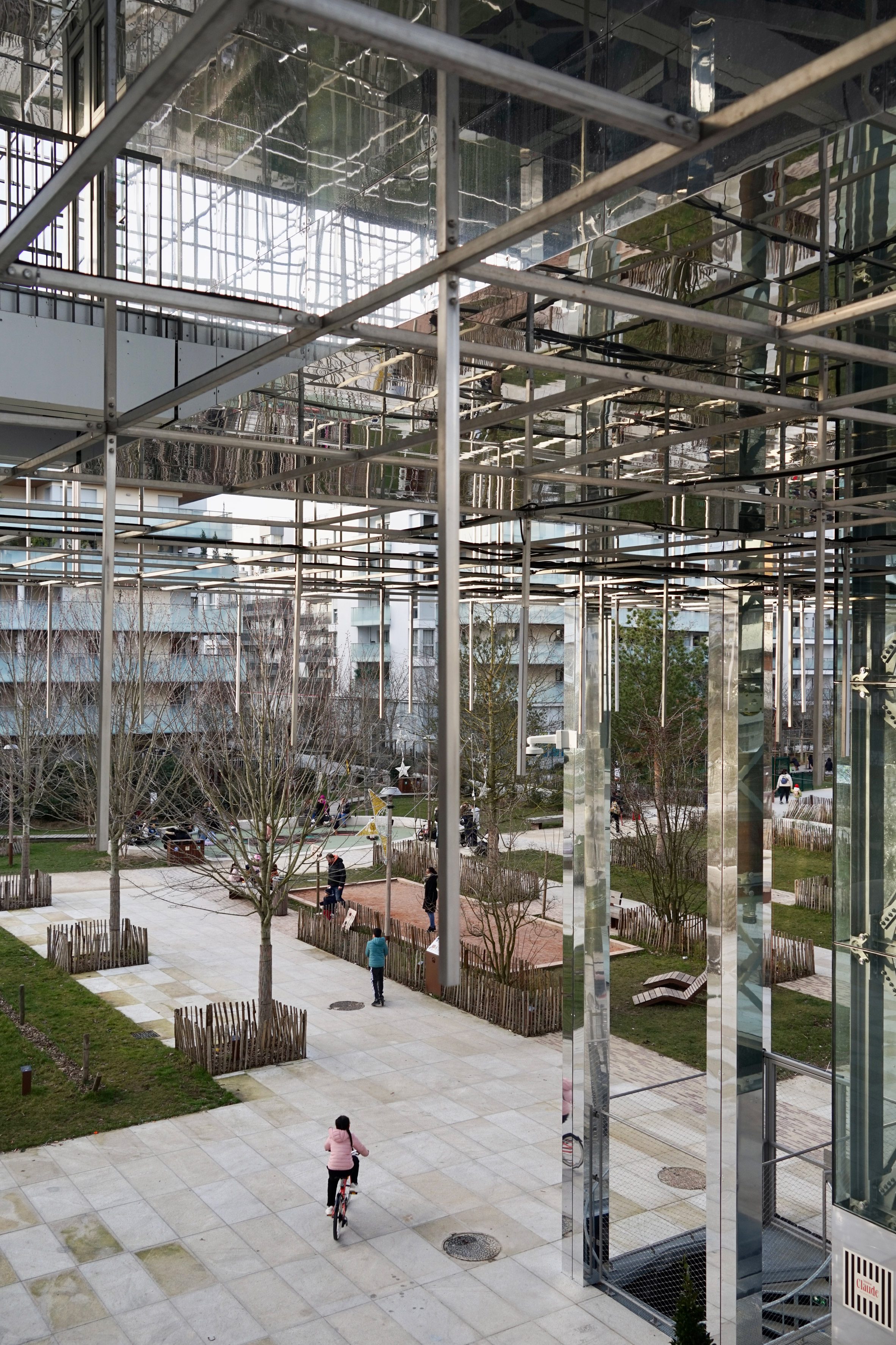 法國巴黎西側住宅新興區Rueil-Malmaison 鋼結構餐廳 Mon Nuage Hamonic+Masson