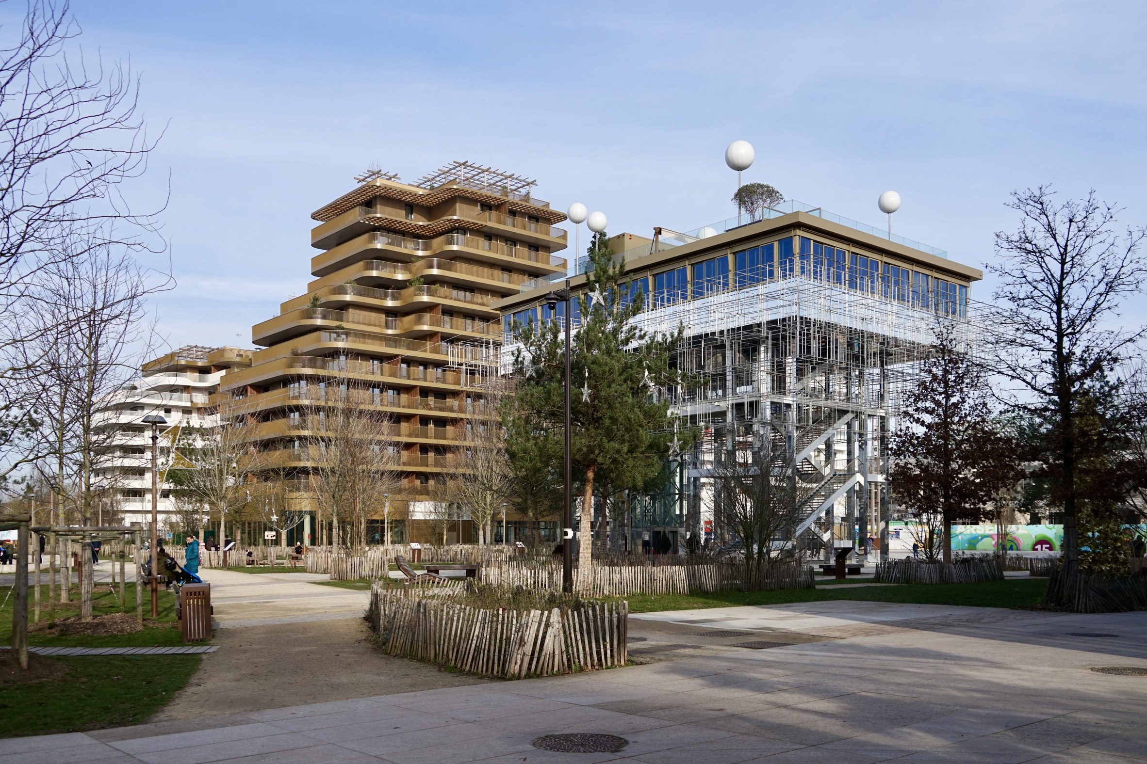 法國巴黎西側住宅新興區Rueil-Malmaison 鋼結構餐廳 Mon Nuage Hamonic+Masson