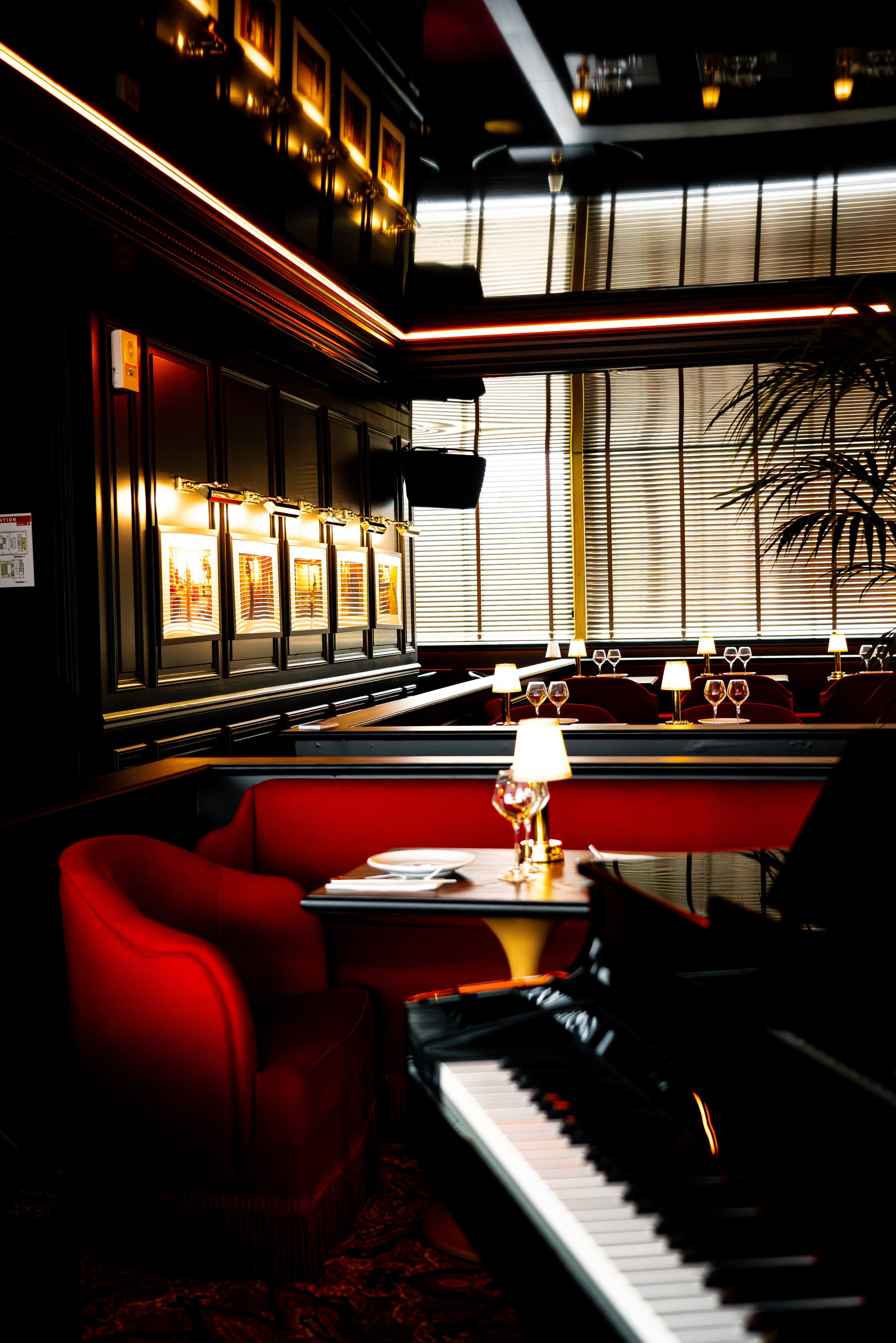 法國巴黎西側住宅新興區Rueil-Malmaison 鋼結構餐廳 Mon Nuage Hamonic+Masson