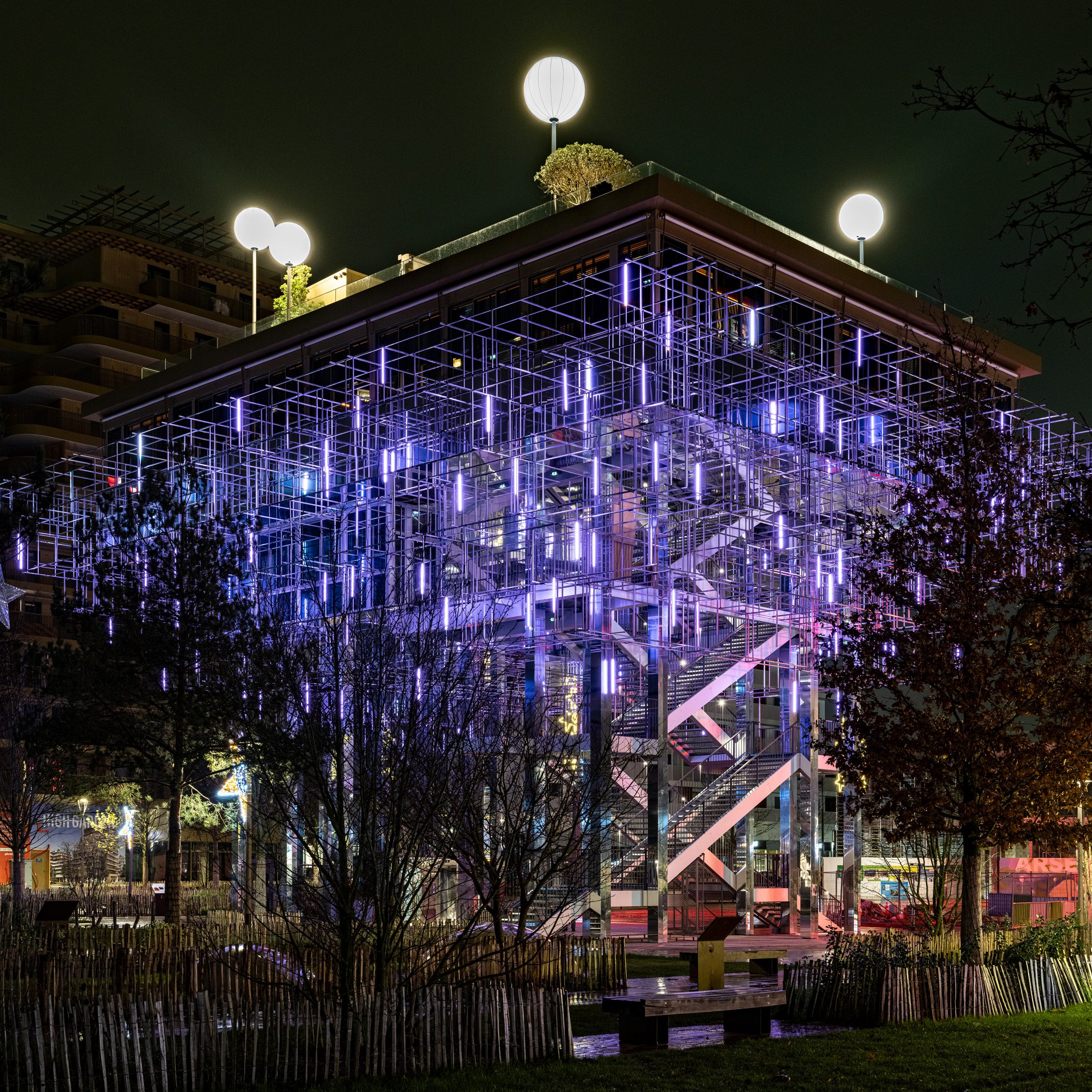 法國巴黎西側住宅新興區Rueil-Malmaison 鋼結構餐廳 Mon Nuage Hamonic+Masson