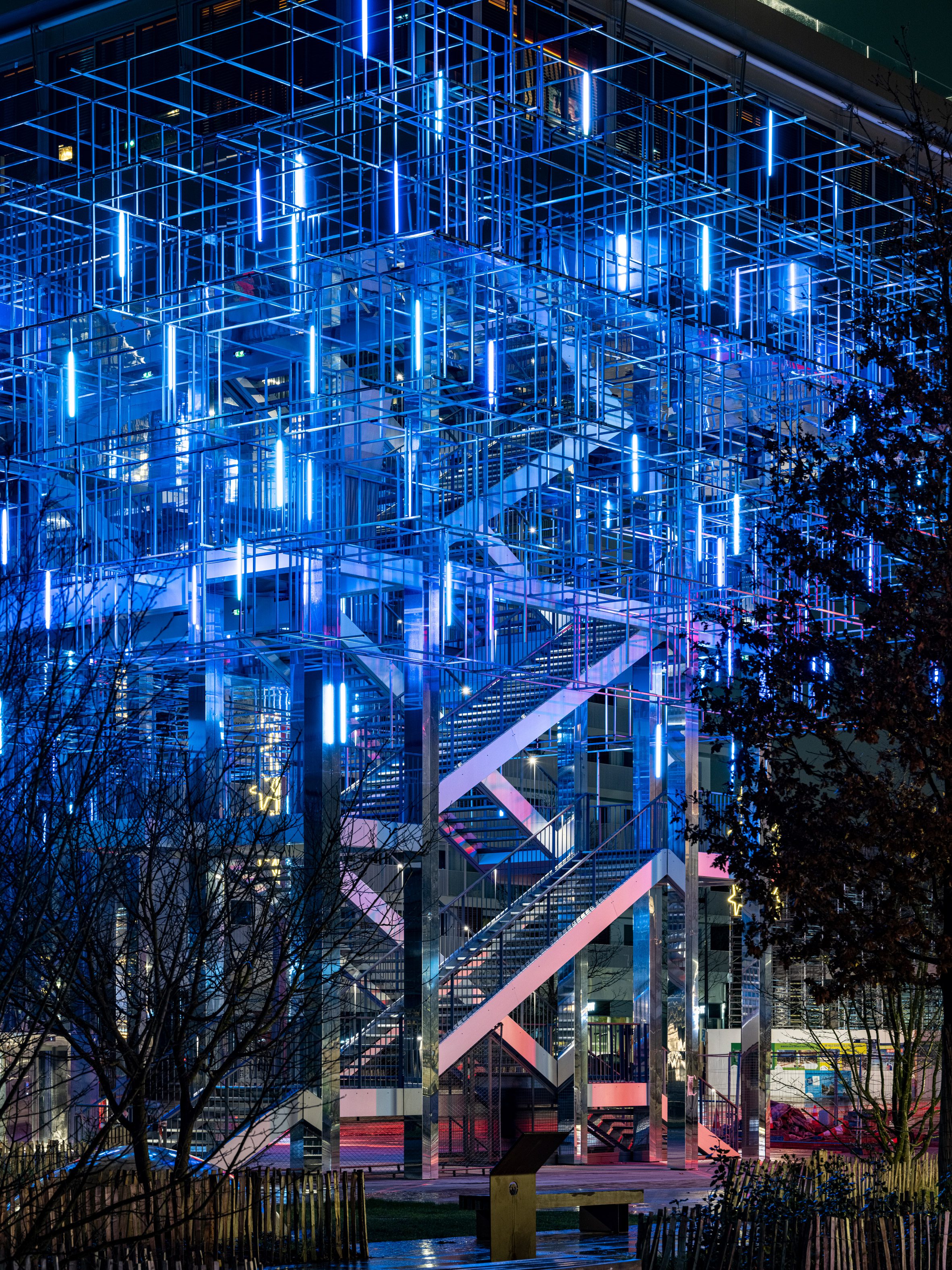 法國巴黎西側住宅新興區Rueil-Malmaison 鋼結構餐廳 Mon Nuage Hamonic+Masson