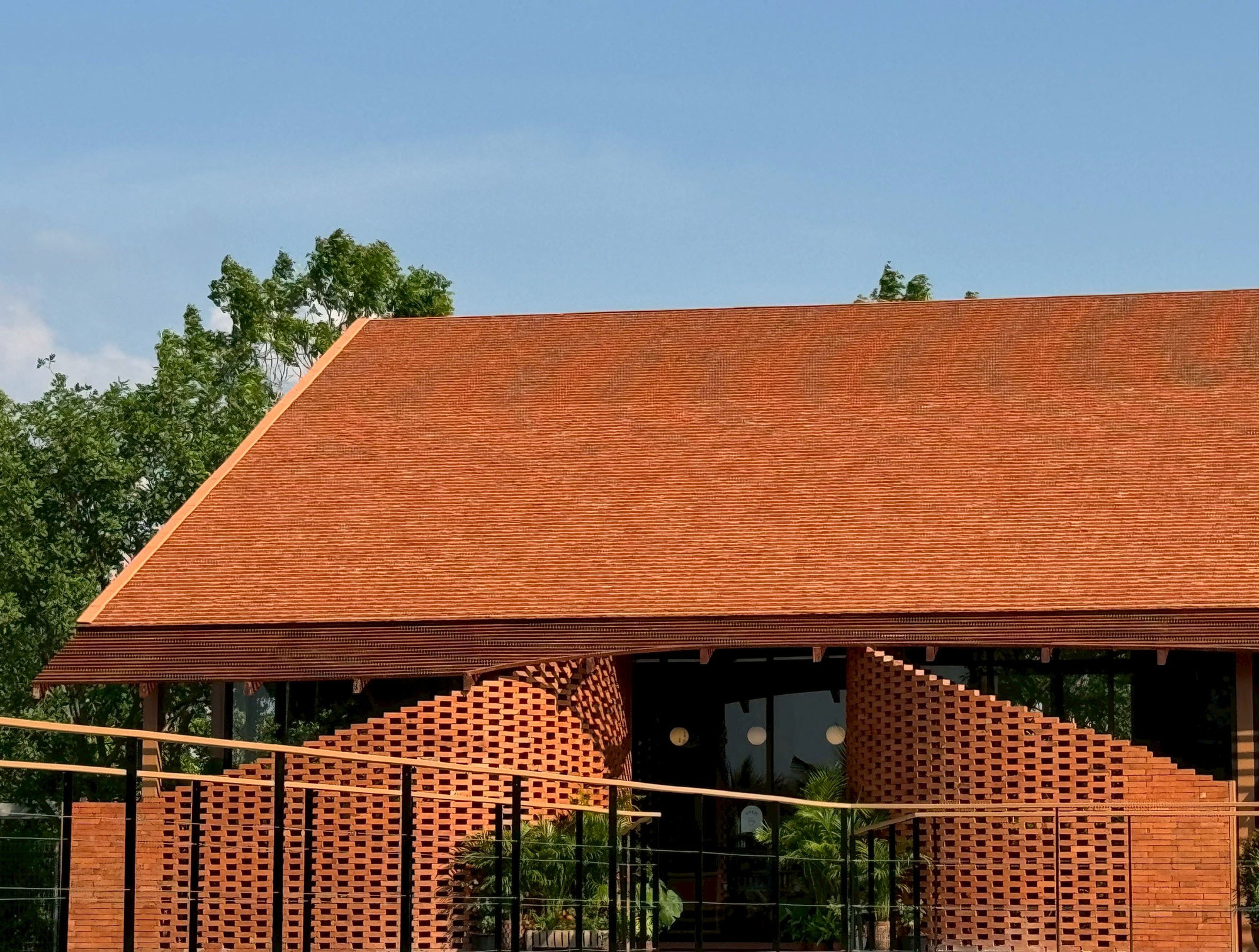 Terracotta Cafe / Studio Bewell - Exterior Photography, Wood