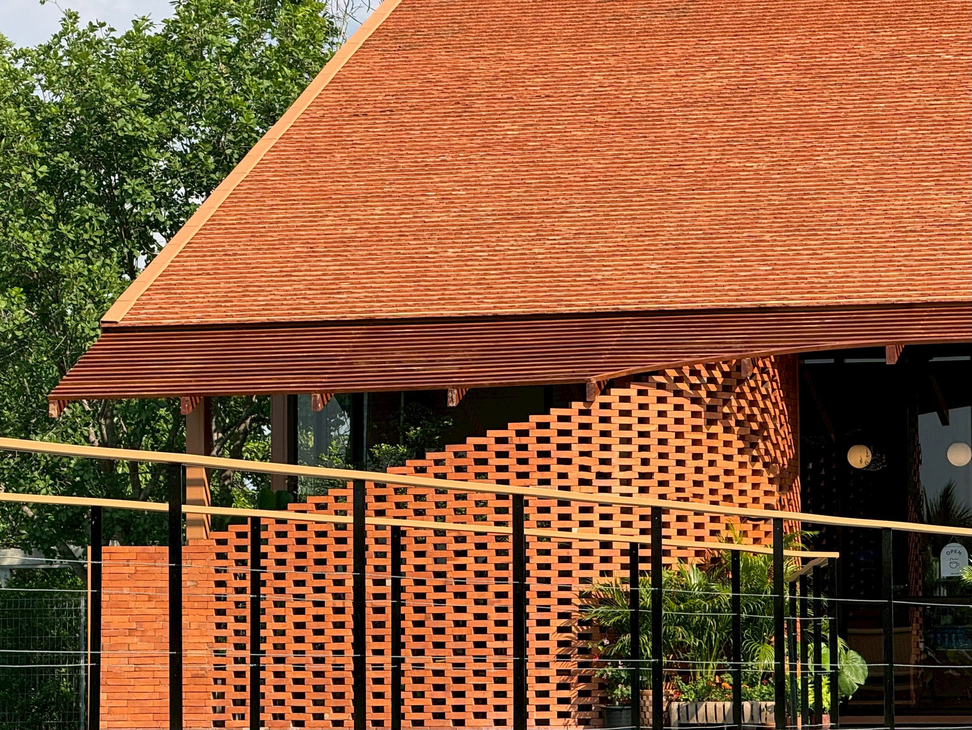 Terracotta Cafe / Studio Bewell - Image 7 of 33