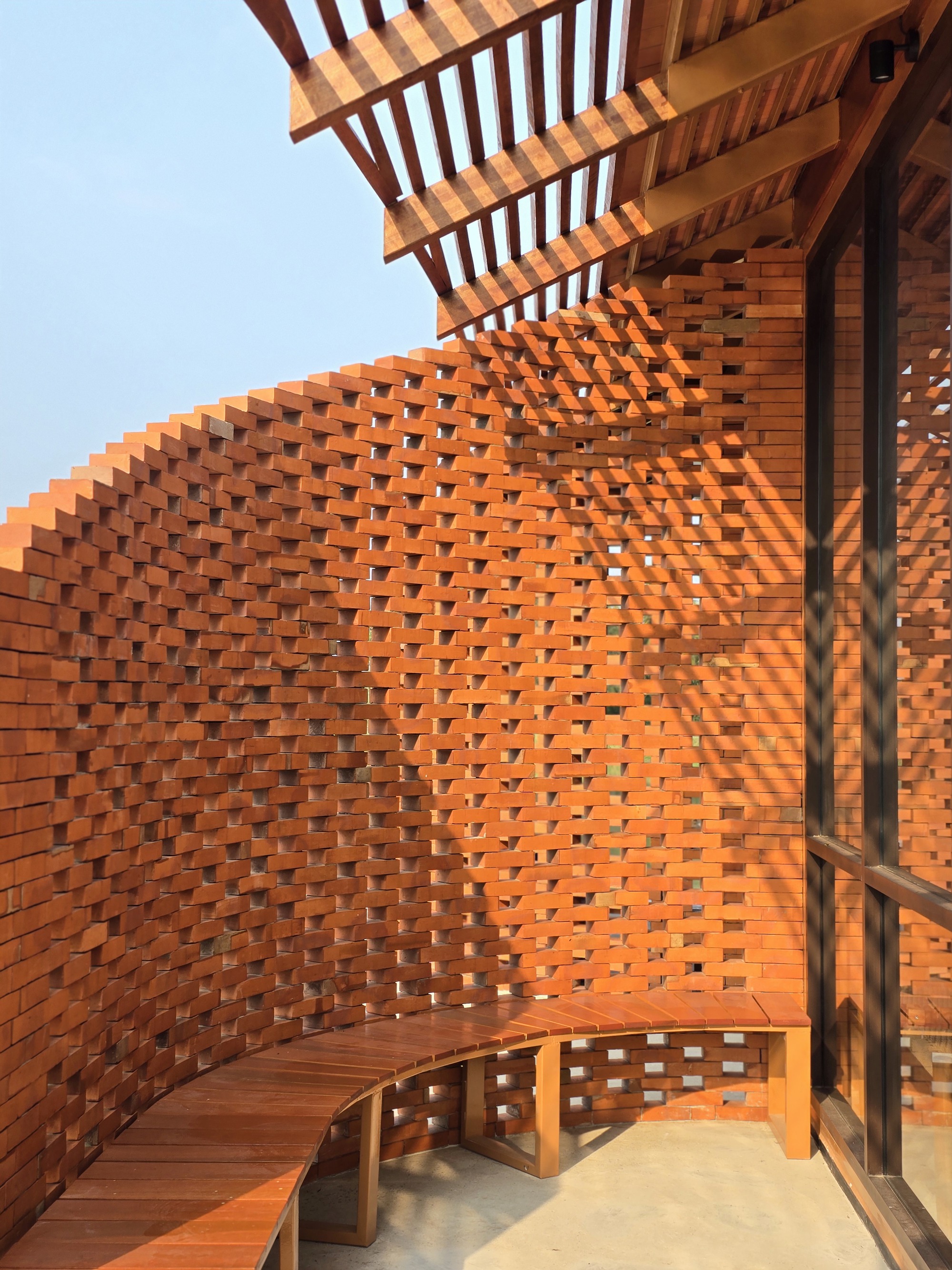 Terracotta Cafe / Studio Bewell - Image 8 of 33