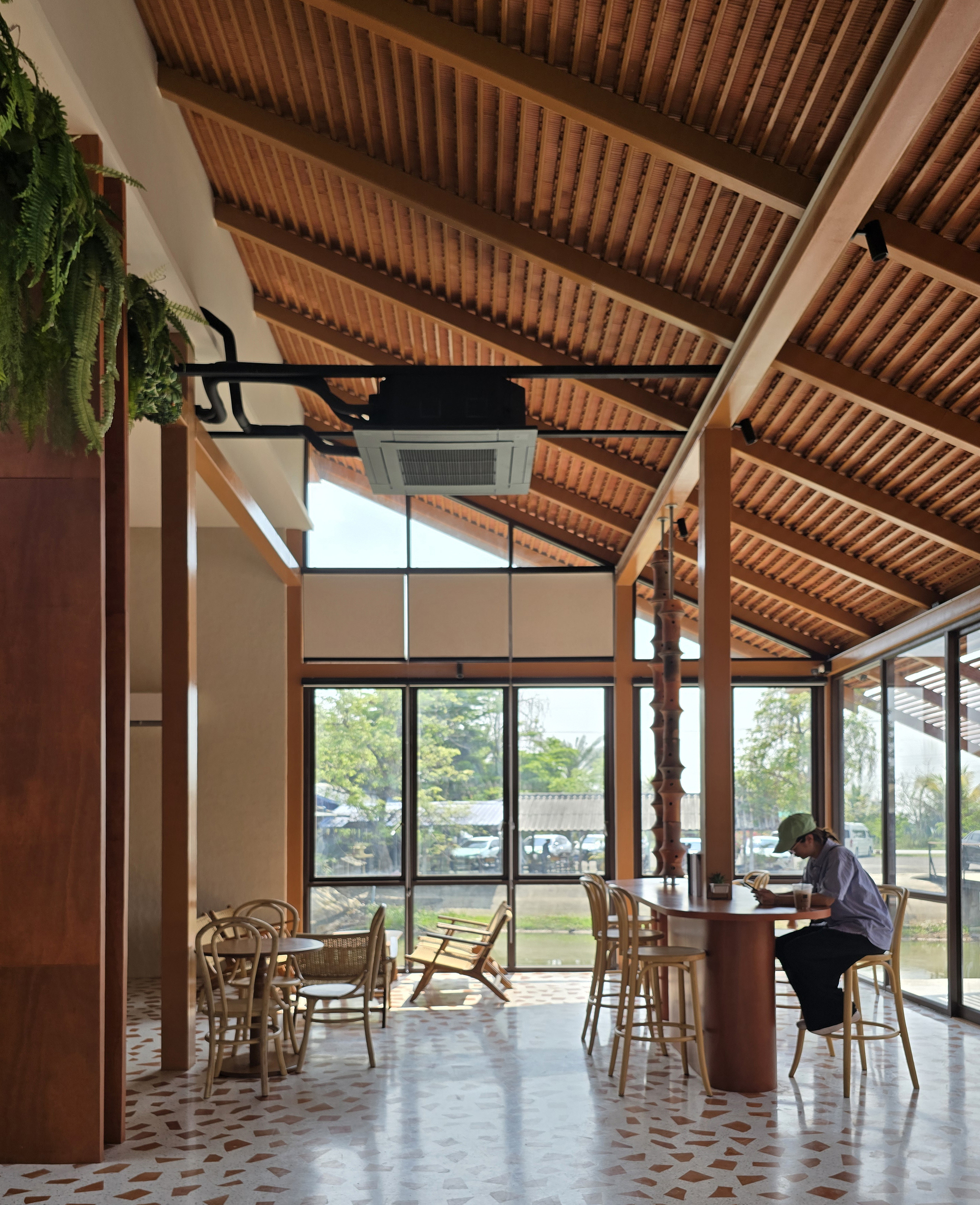 Terracotta Cafe / Studio Bewell - Interior Photography, Wood, Beam, Glass