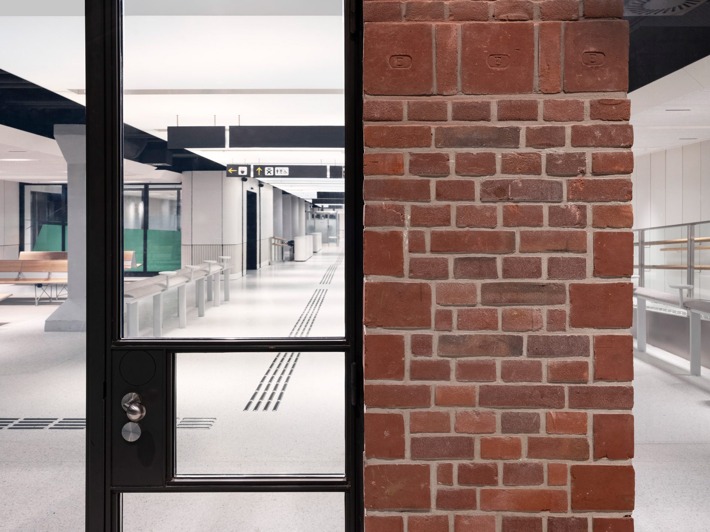 Superimpose Architecture 歐洲之星 Eurostar 候車室 阿姆斯特丹中央車站 Amsterdam Centraal 