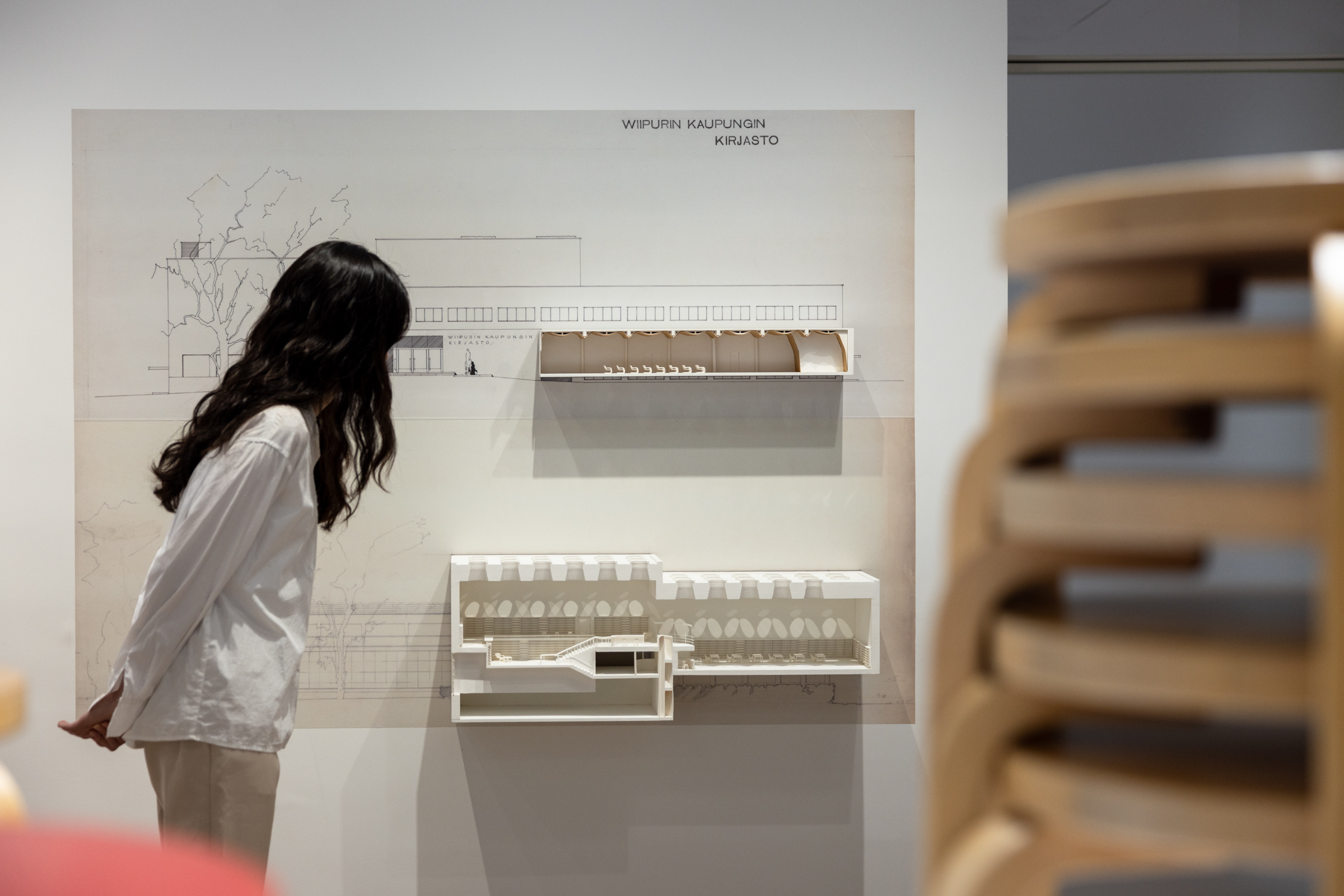 維堡圖書館（Viipuri Library）剖面模型，呈現天窗採光與彎曲的頂蓬設計 ©忠泰美術館