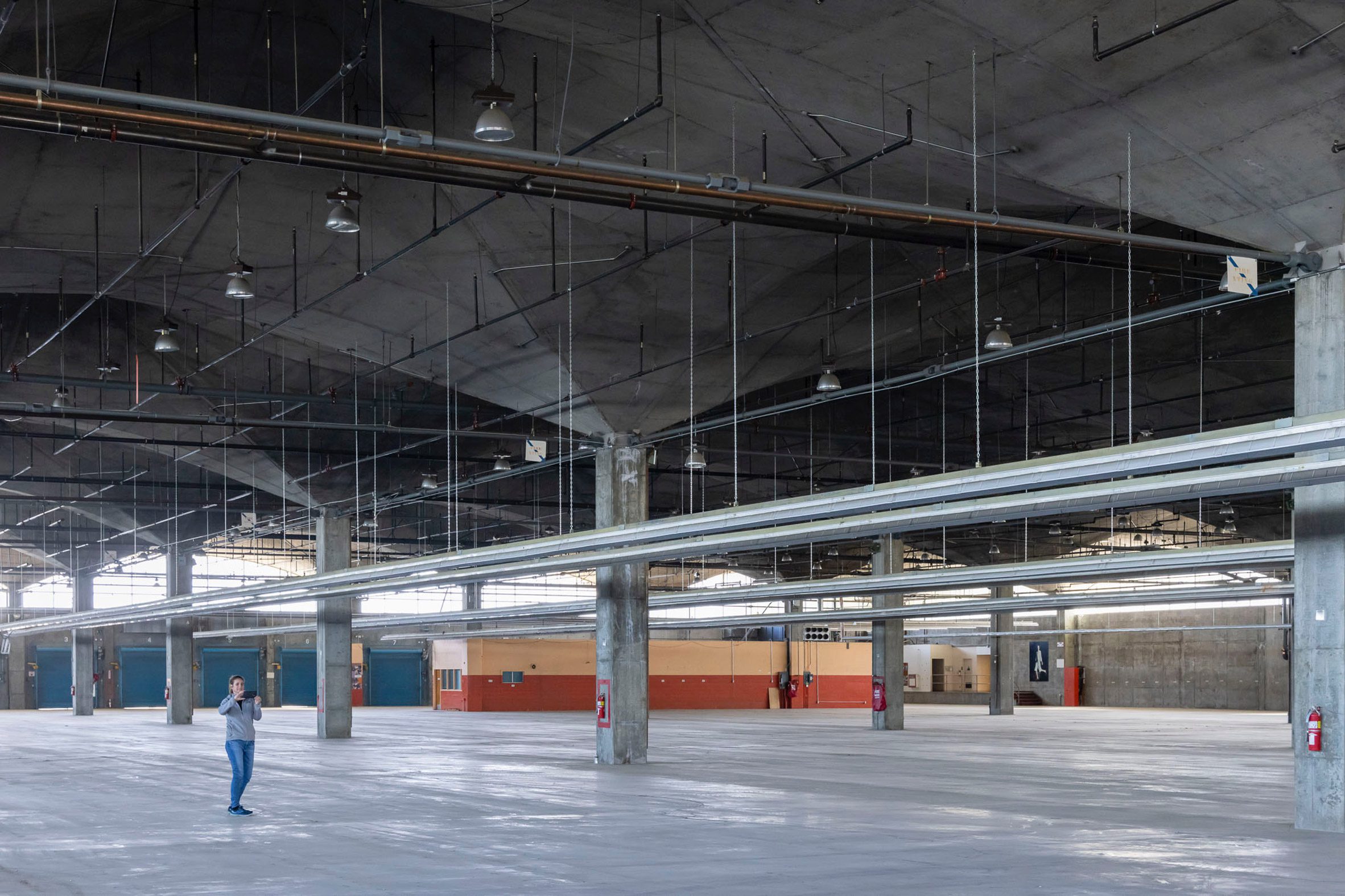 瑞士建築師 Herzog de Meuron Eames Institute 博物館 Museum Birkenstock Novato Birkenstock (John Savage Bolles)