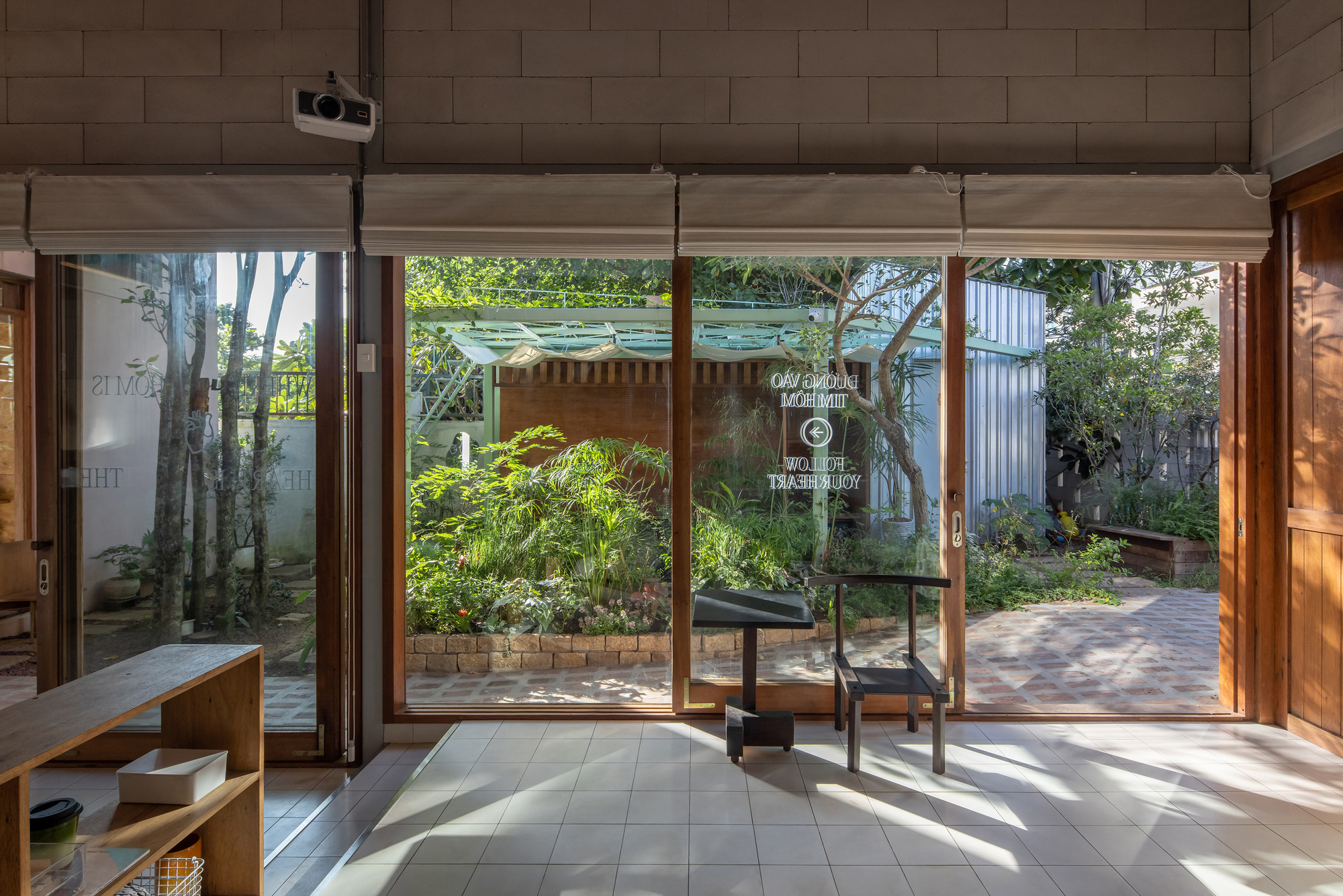 Café Hôm 胡志明市 Ho Chi Minh City 咖啡館 Nhabe Scholae