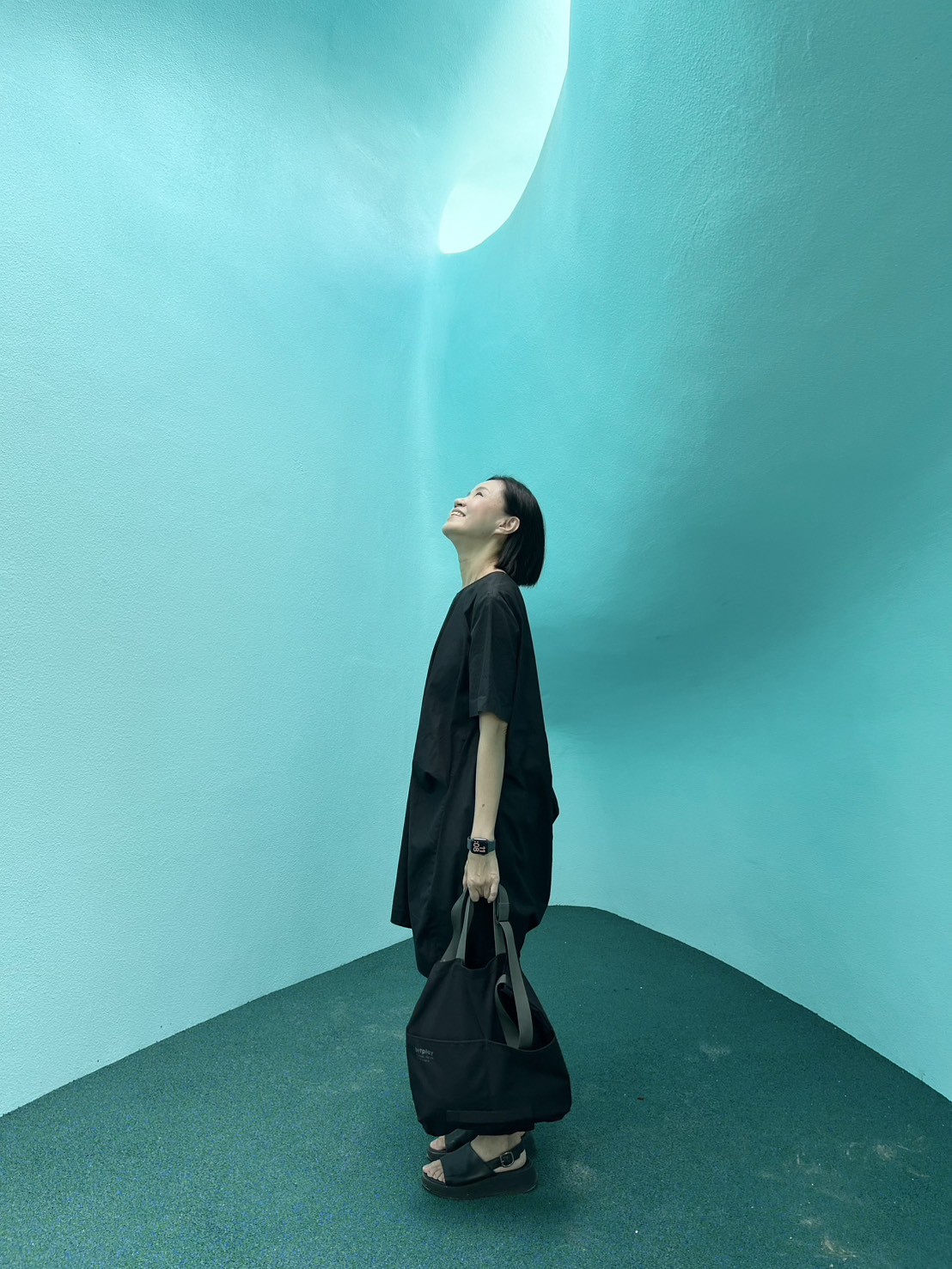 整體空間以輕盈的Tiffany藍為主色調，圖為台灣設計研究院艾淑婷副院長