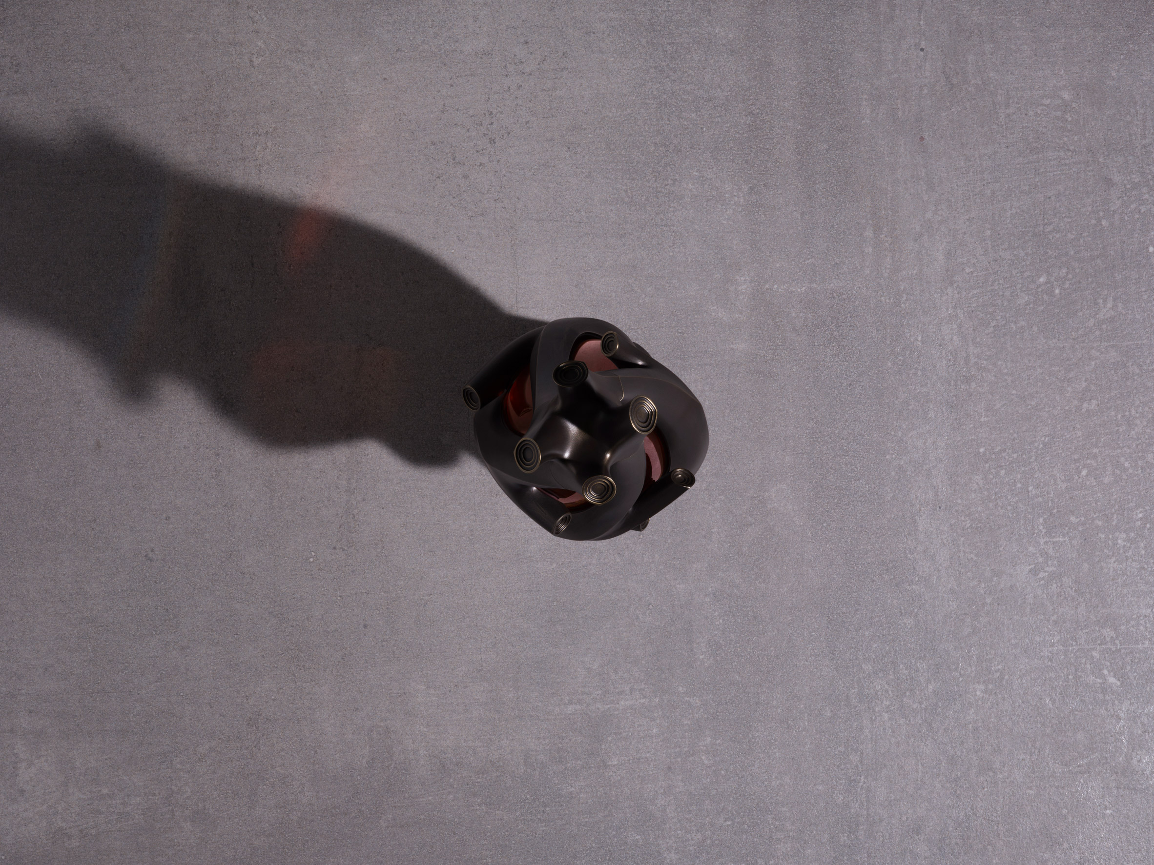 Jeanne Gang 為 Gordon MacPhail 酒廠 85年Glenlivet 威士忌瓶身 Artistry in Oak