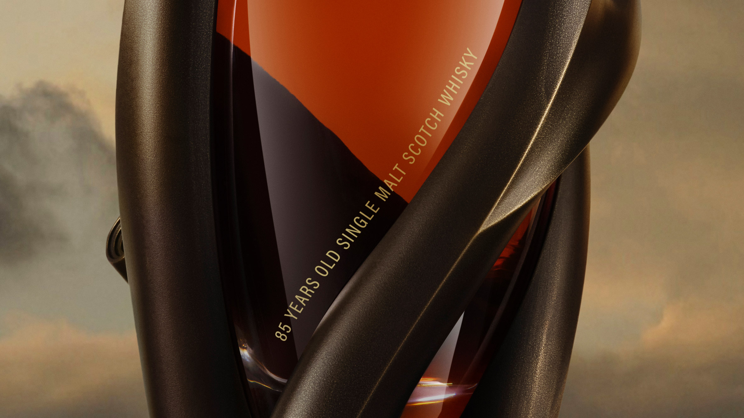 Jeanne Gang 為 Gordon MacPhail 酒廠 85年Glenlivet 威士忌瓶身 Artistry in Oak