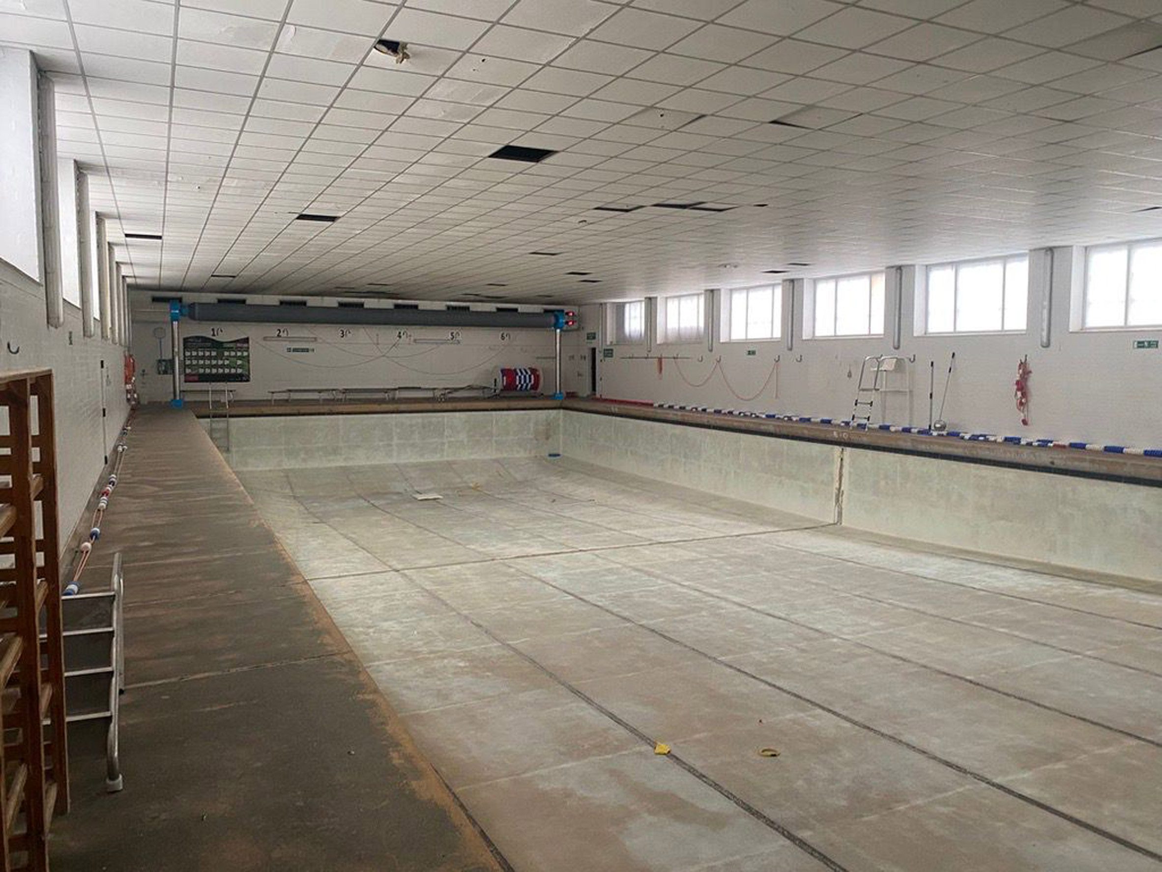 改造前的閒置游泳池