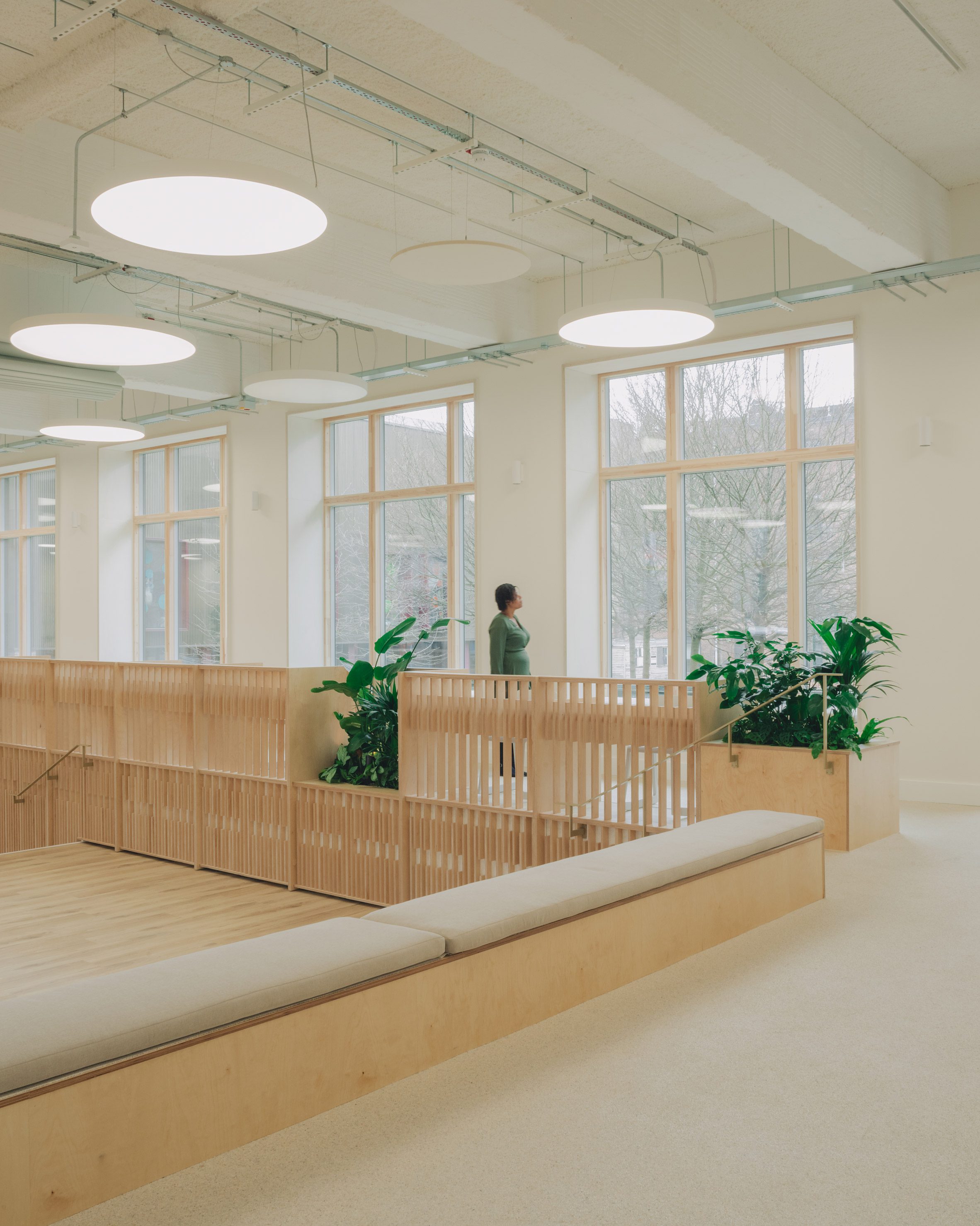 Studio Dera Waltham Forest College 荒廢泳池， 改造 The Pool 多功能教學中心