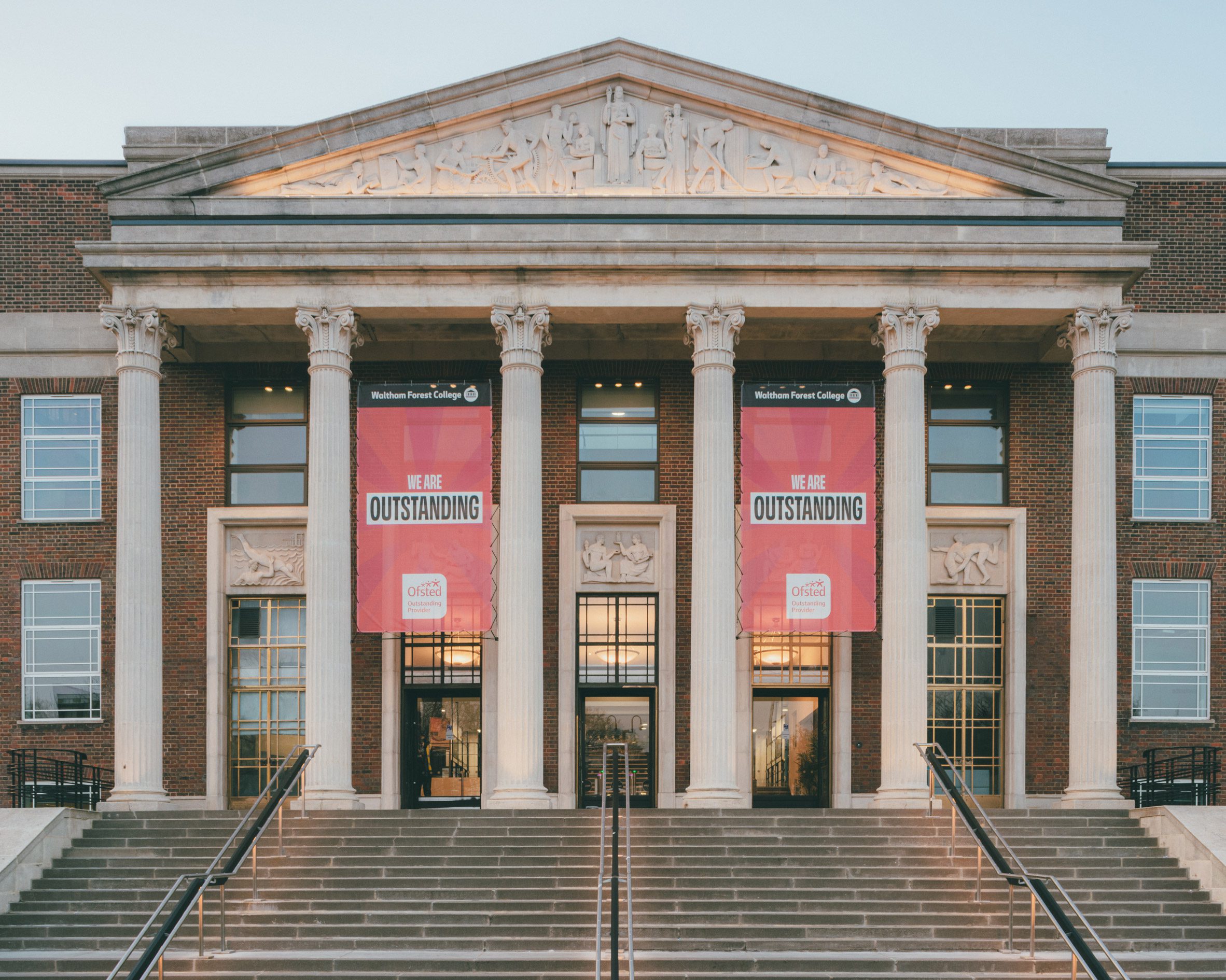 Studio Dera Waltham Forest College 荒廢泳池， 改造 The Pool 多功能教學中心