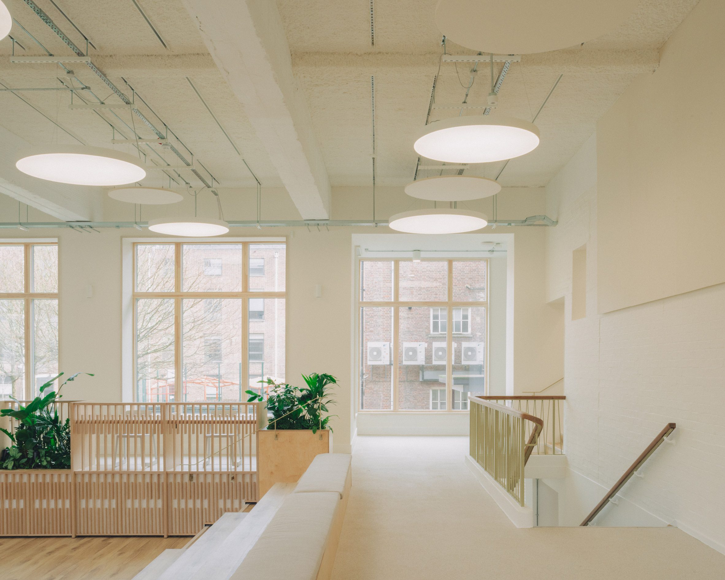 Studio Dera Waltham Forest College 荒廢泳池， 改造 The Pool 多功能教學中心