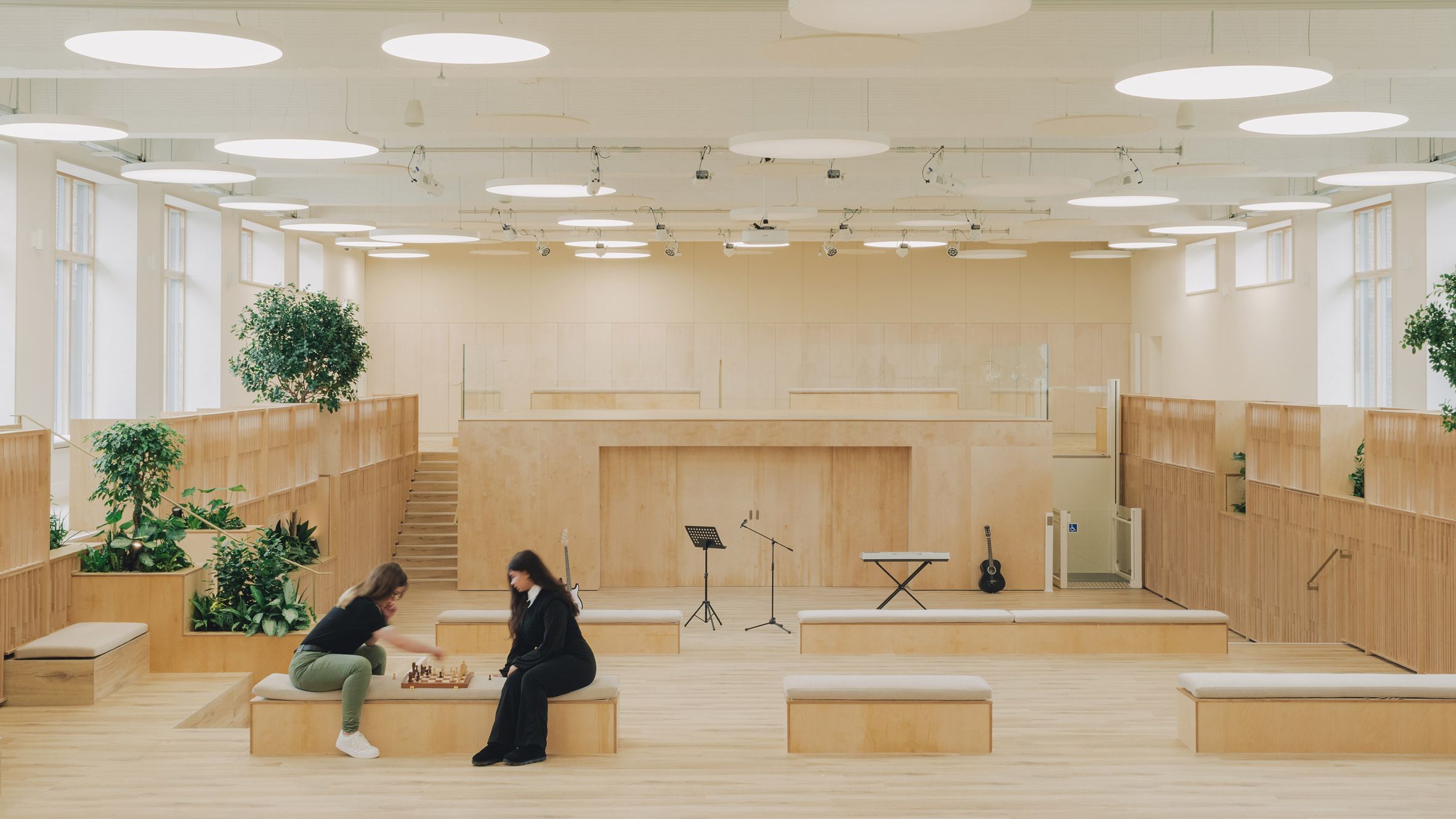 Studio Dera Waltham Forest College 荒廢泳池， 改造 The Pool 多功能教學中心