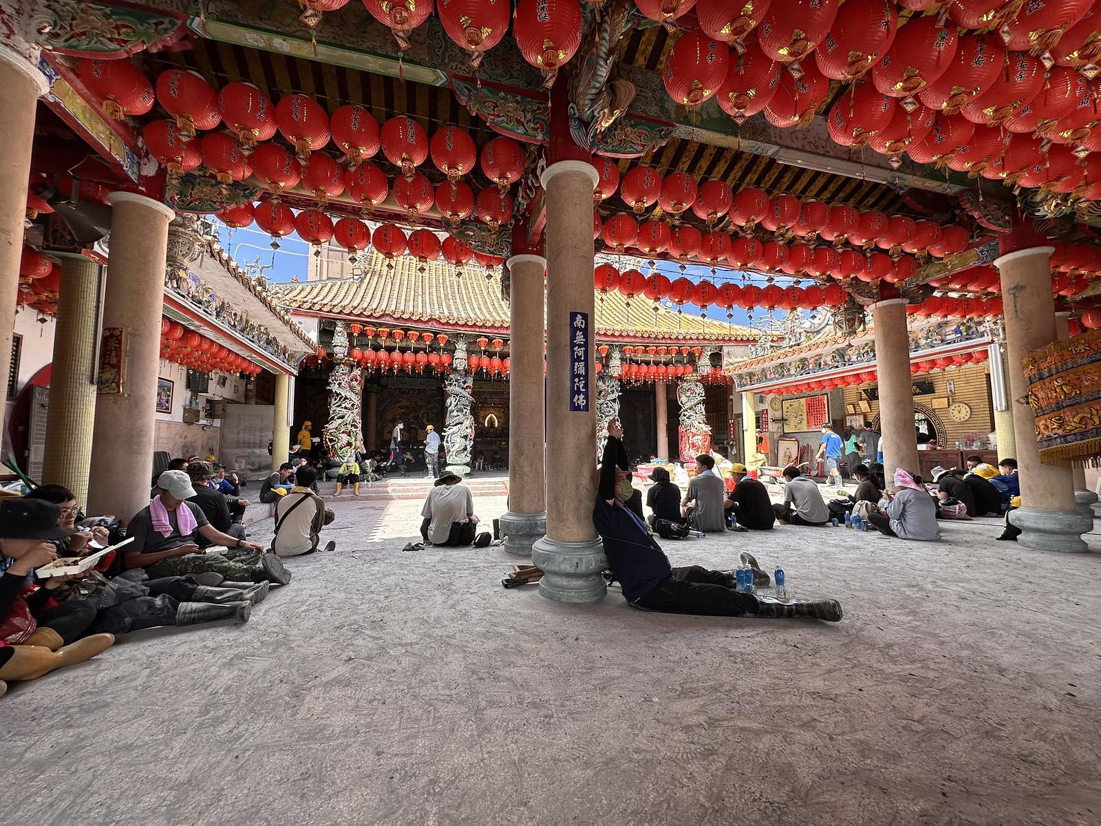 志工進入災區吃喝拉撒睡仍是個大問題