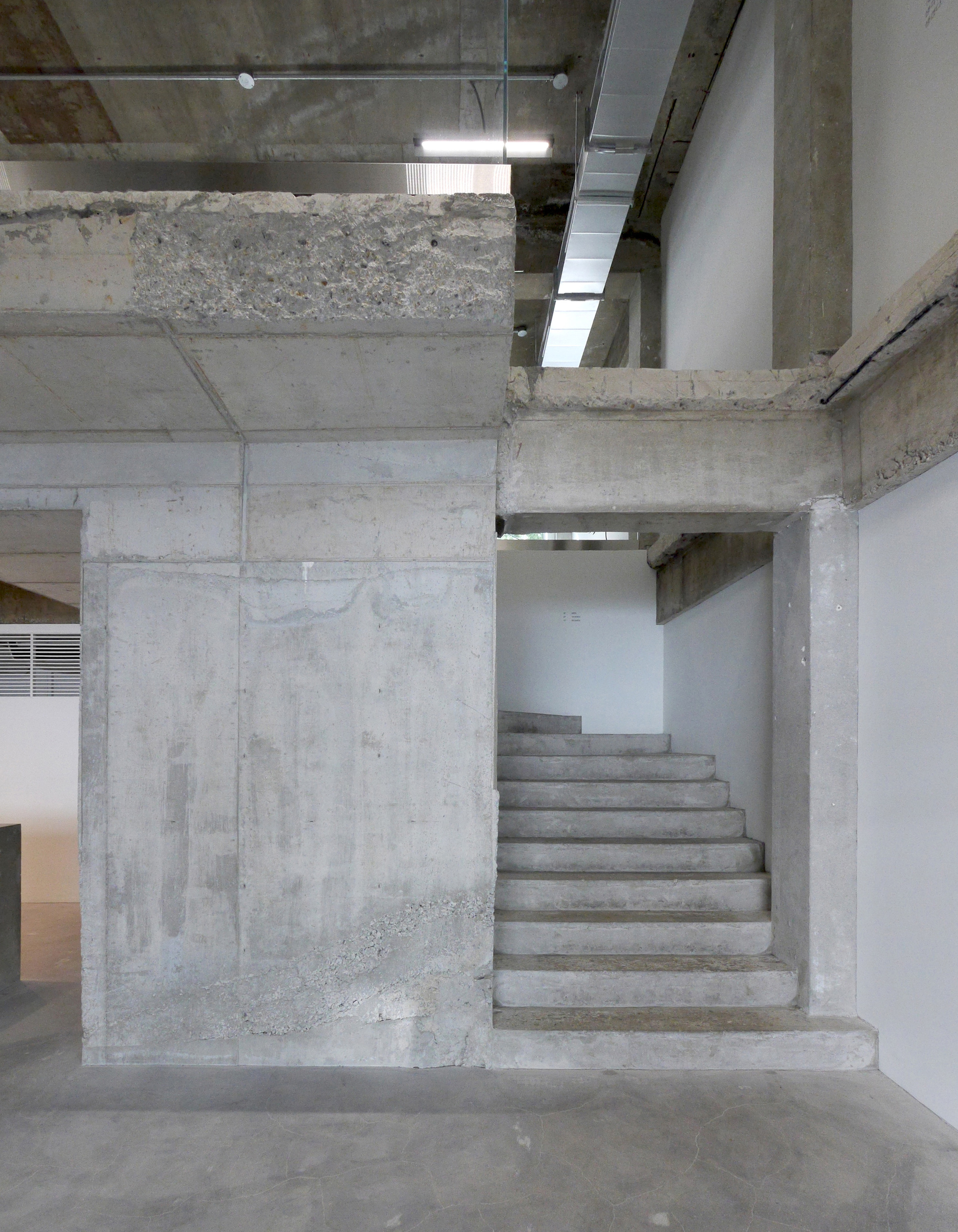 ATELIER KHJ在規劃 쿠어 Coor Seongsu 聖水洞旗艦店