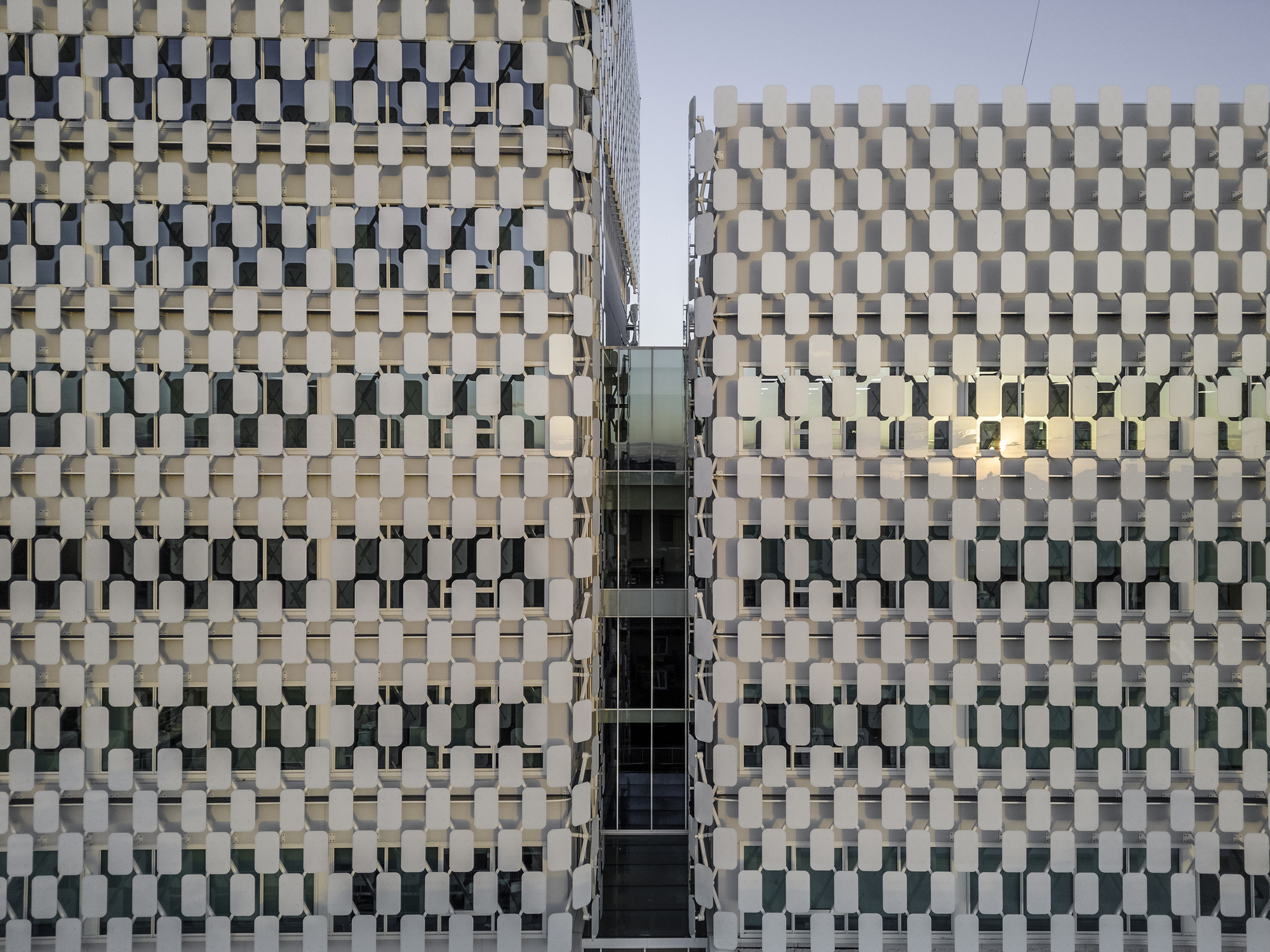 AMDL CIRCLE 義大利米蘭 Milano OpenZone Towers 辦公大樓