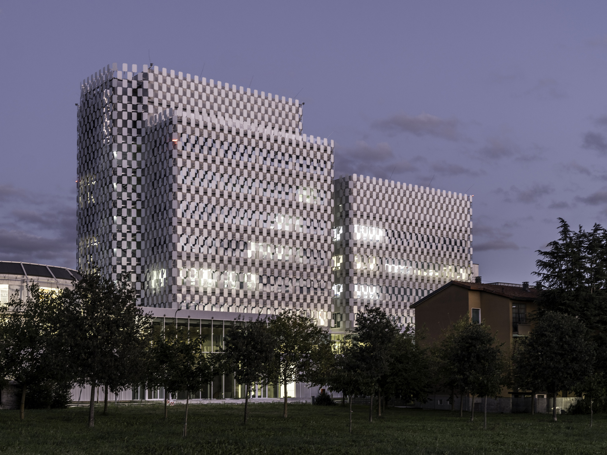 AMDL CIRCLE 義大利米蘭 Milano OpenZone Towers 辦公大樓