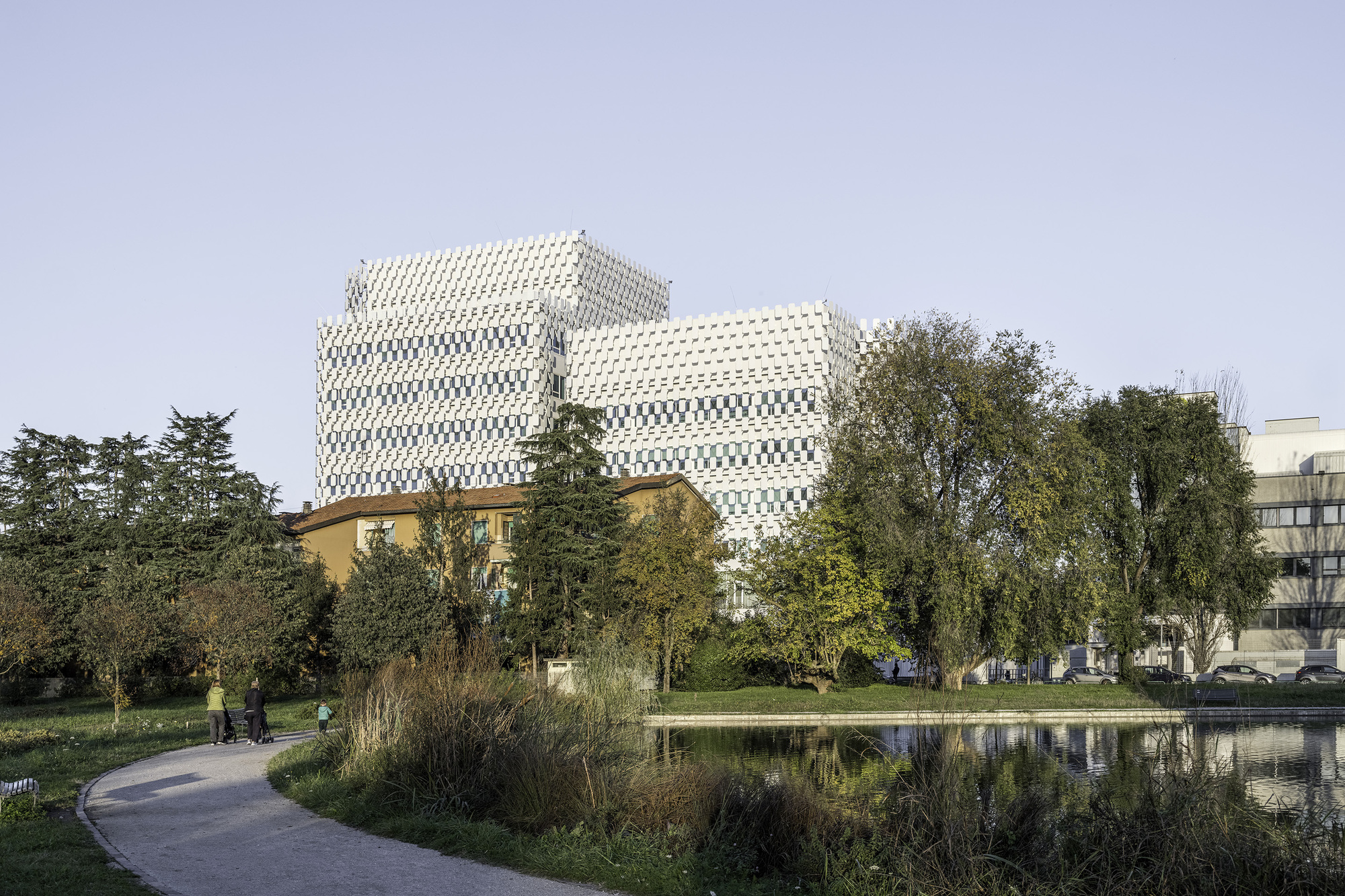 AMDL CIRCLE 義大利米蘭 Milano OpenZone Towers 辦公大樓