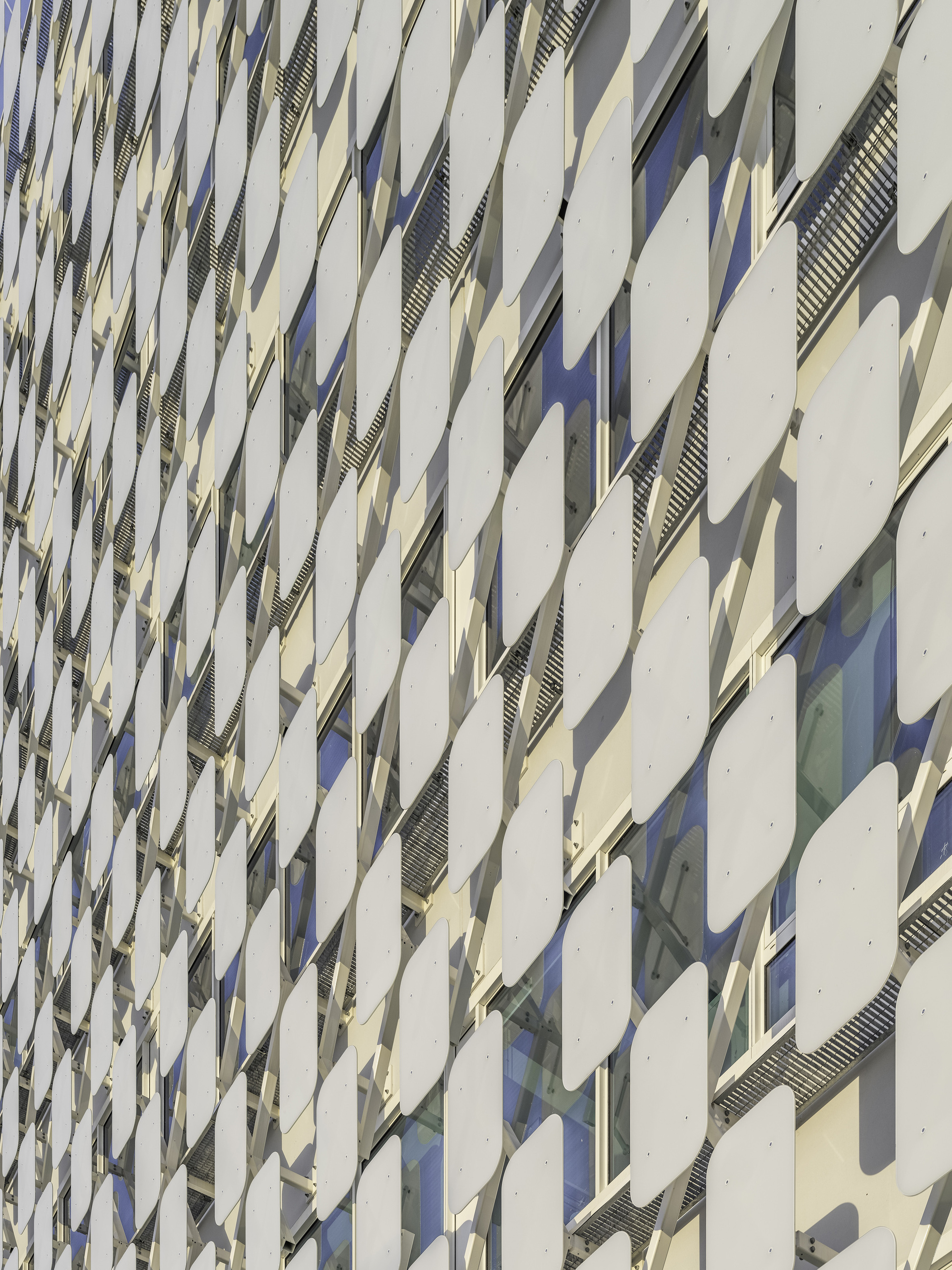 AMDL CIRCLE 義大利米蘭 Milano OpenZone Towers 辦公大樓