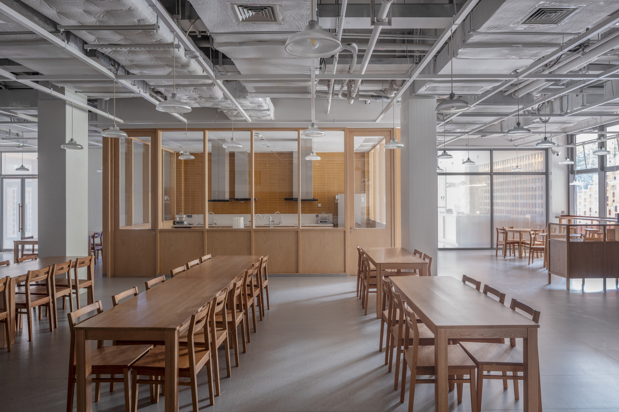 塱头耕学+研学中心 / 非常建筑 - 室内图, 餐厅, 木头, 玻璃