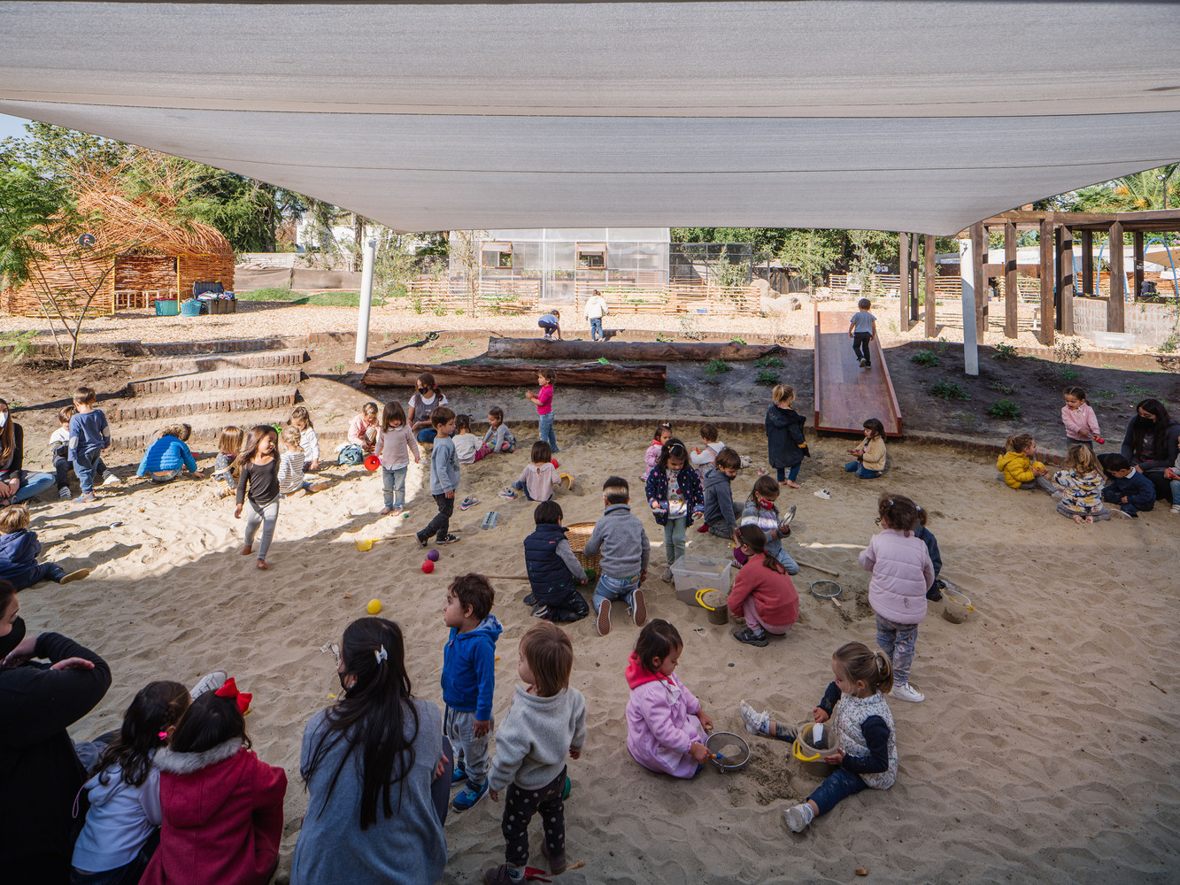 Learning Circles: 12 Educational Projects with Elliptical Plans - Image 25 of 47