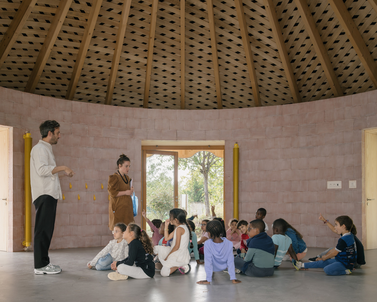 Learning Circles: 12 Educational Projects with Elliptical Plans - Image 16 of 47