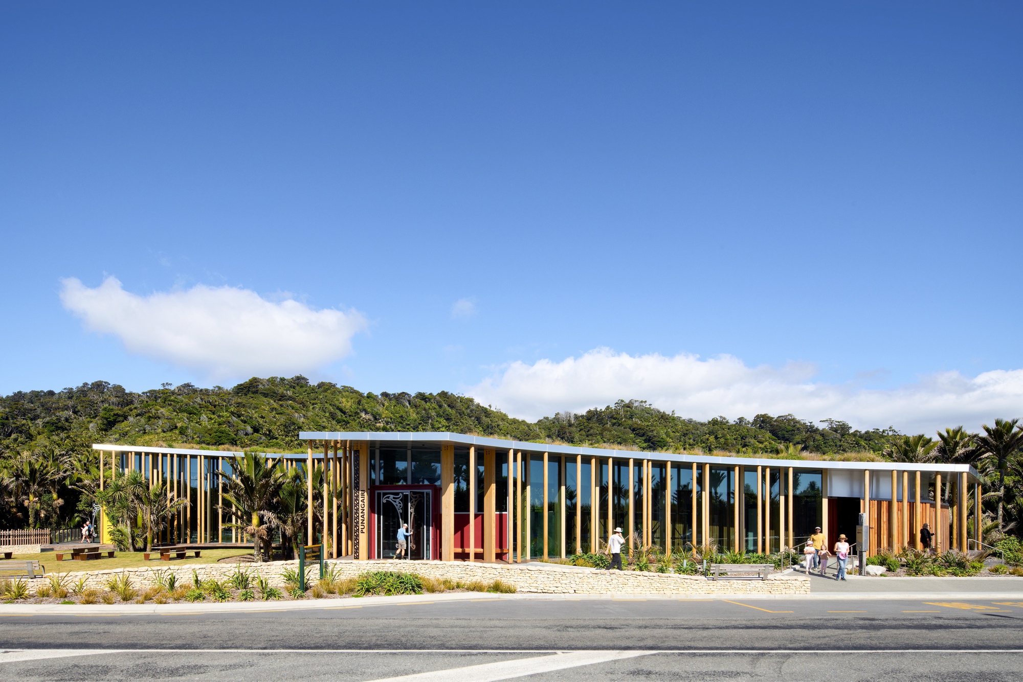 Punangairi Visitor Centre / Sheppard & Rout Architects of 30