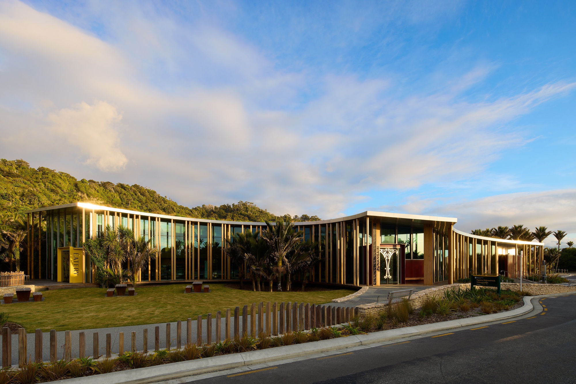 Punangairi Visitor Centre / Sheppard & Rout Architects - Image 18 of 30