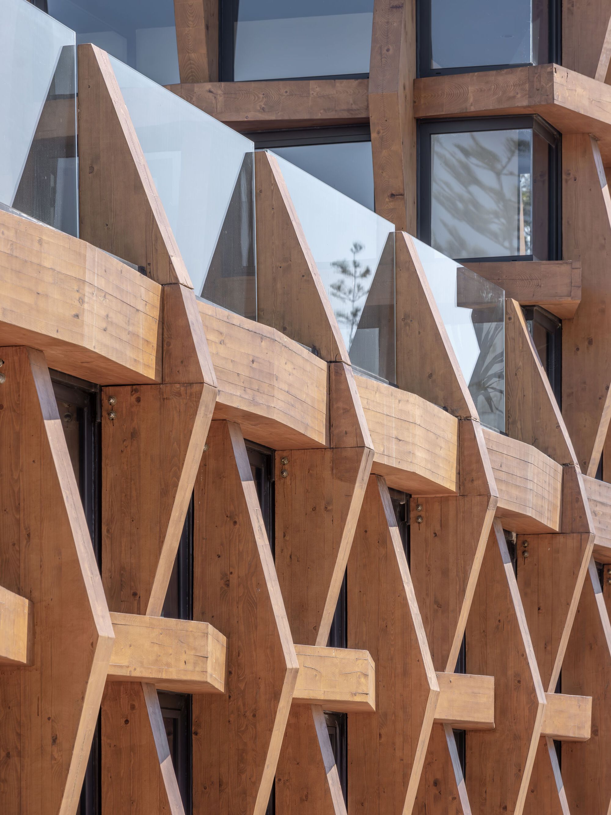 OUALALOU+CHOI Royal Thai Embassy 摩洛哥泰國皇家大使館 