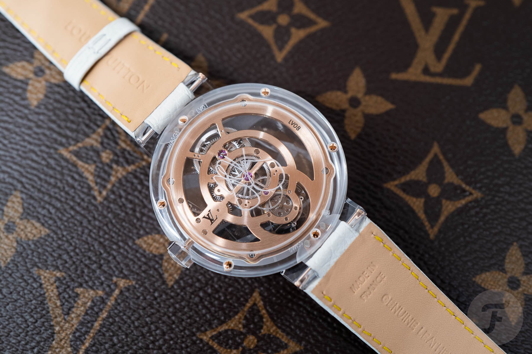 「Tambour Moon飛行陀飛輪日內瓦印記藍寶石蓋瑞腕錶」（Tambour Moon Flying Tourbillon Poinçon de Genève Sapphire Frank Gehry）