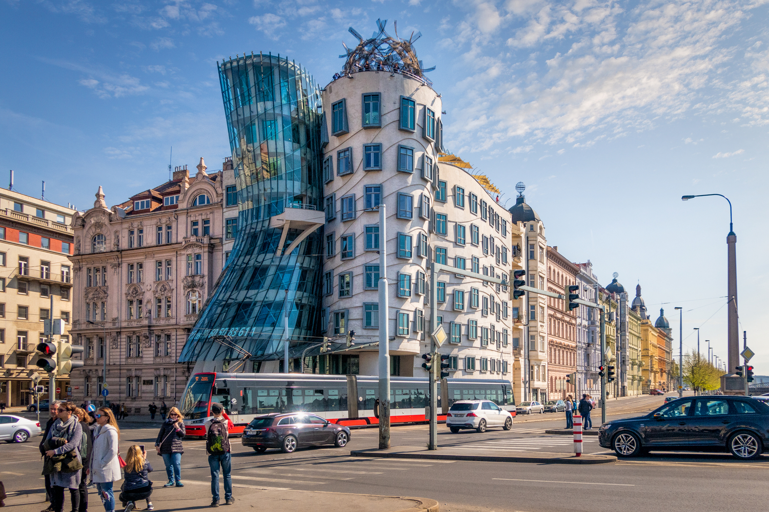 布拉格「跳舞的房子（Dancing House）」