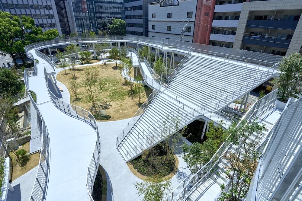 鳥瞰藤本壯介設計的福岡博多站前明治公園,2026年8月7日開園(提供:東京建物)