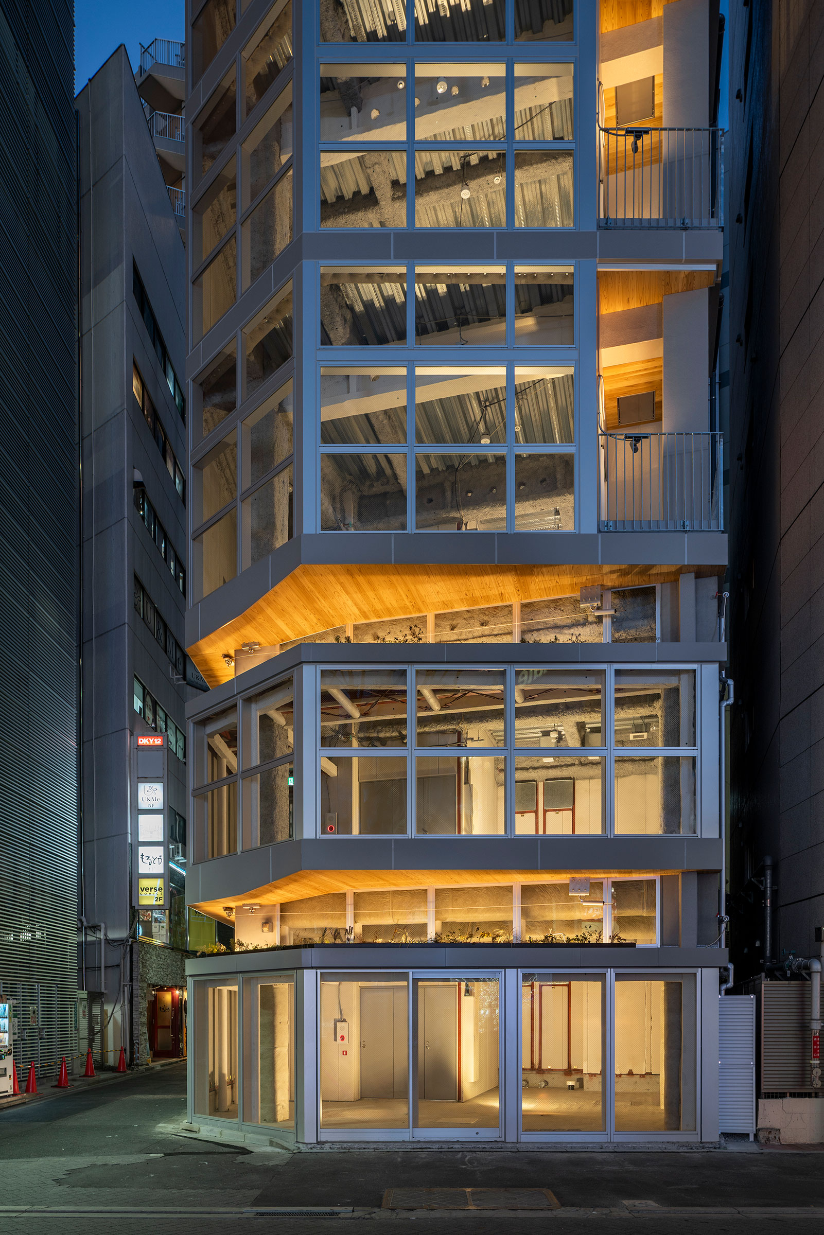 自東南側觀察低樓層夜景 ©Tororo Studio 中村 Mayu